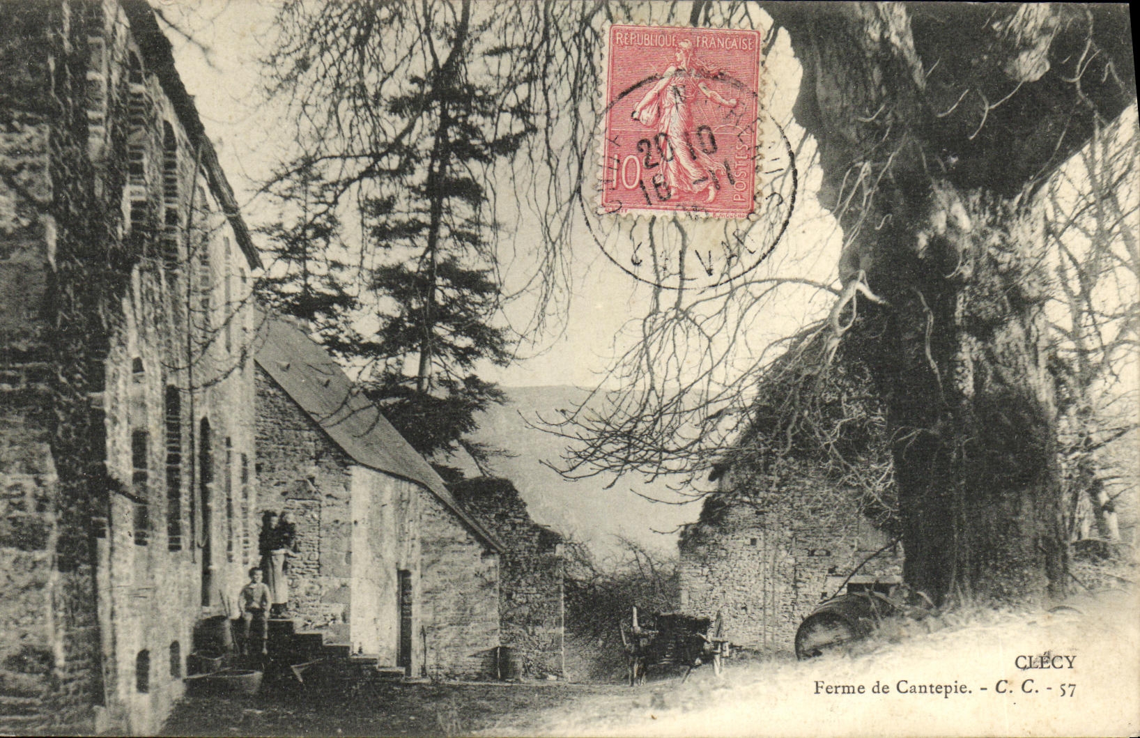 VINTAGE POSTCARD Clecy Closes of Cantepie