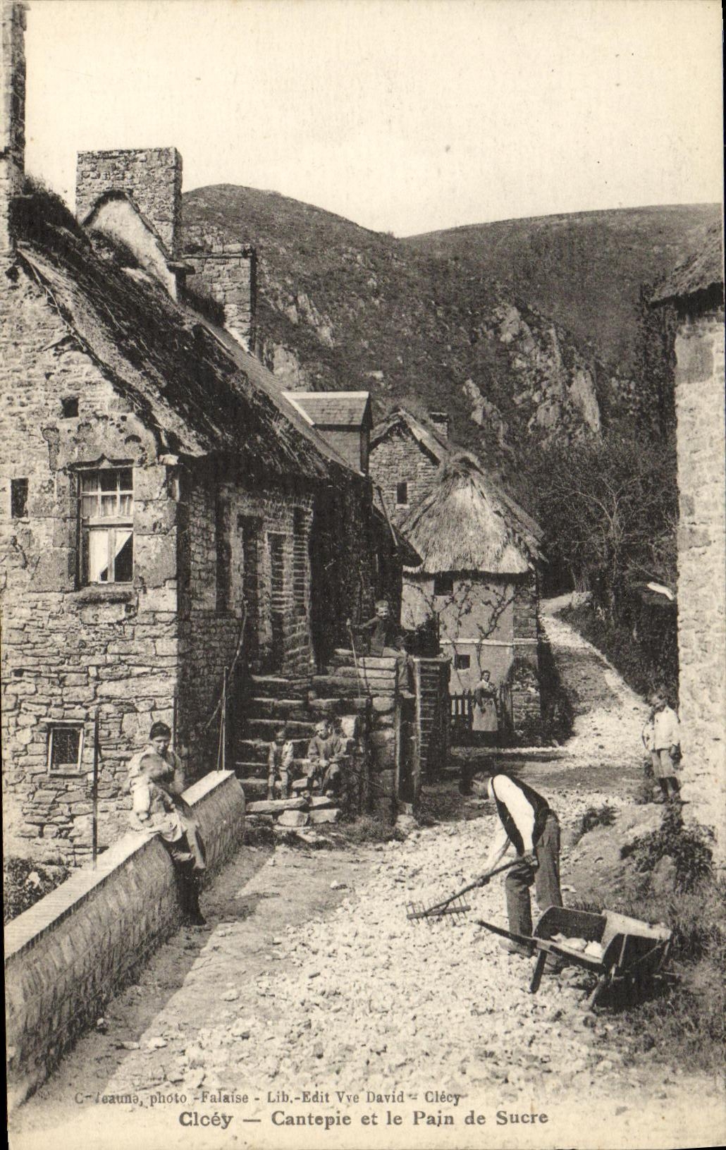 CPA Clecy Cantepie et le Pain de Sucre