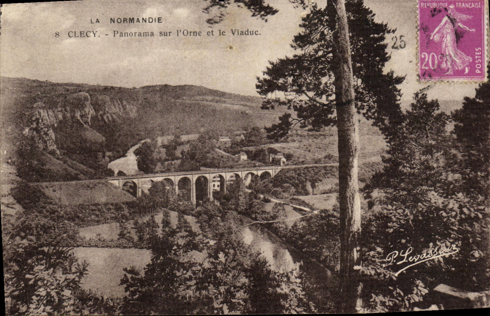 CPA Clecy Panorama sur l Orne et le Viaduc