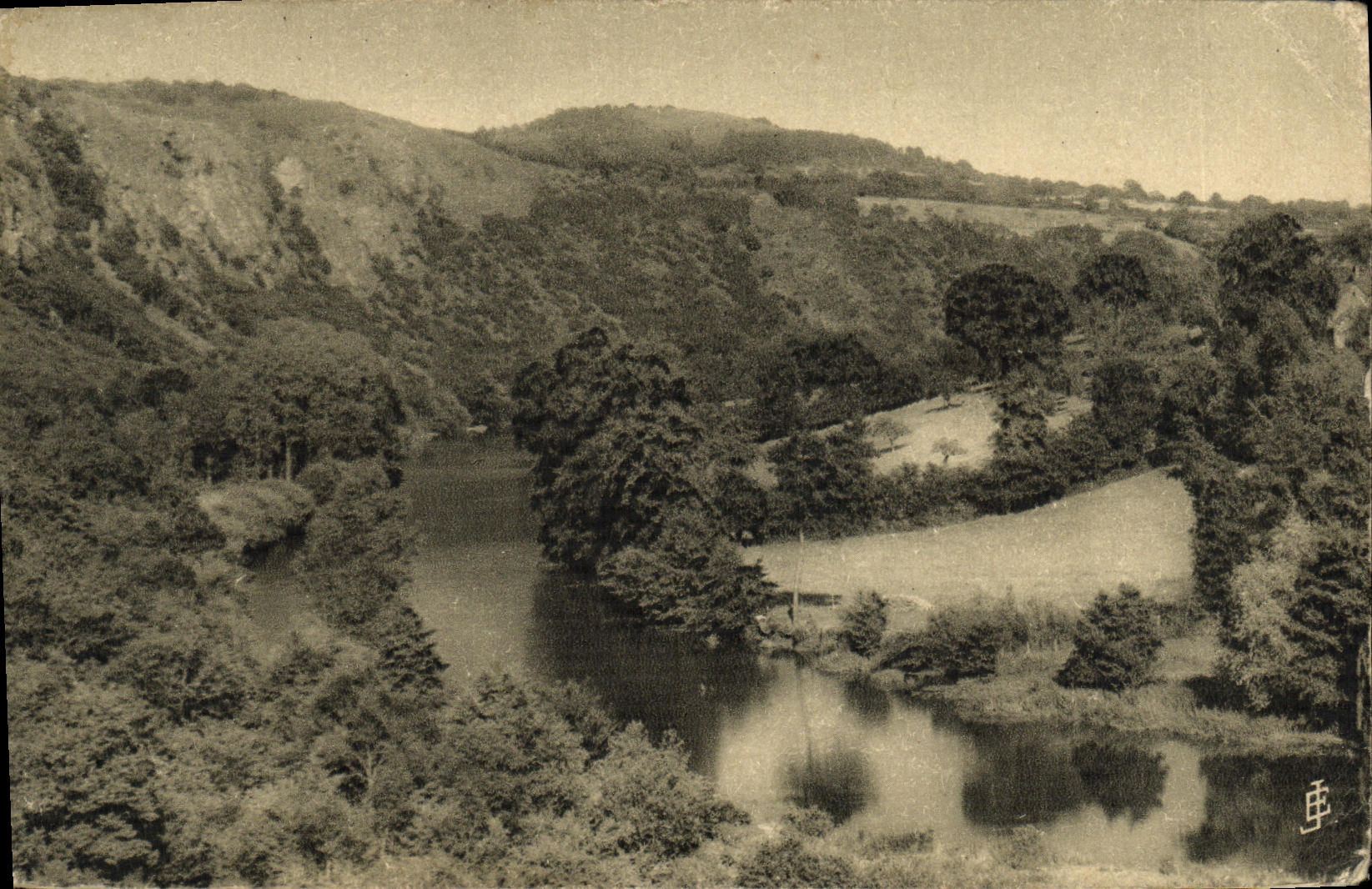 CPA La Suisse Normande Clecy L Orne et les rochers des Parcs