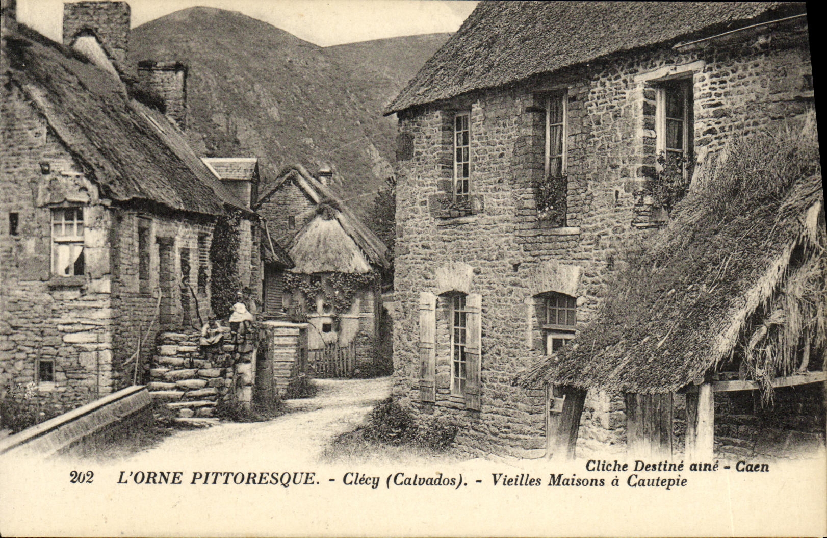 VINTAGE POSTCARD Clecy Vieilles Houses has Cautepie