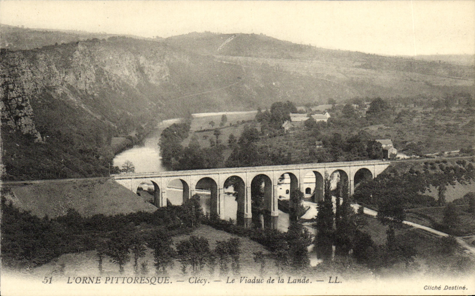 CPA Clecy Le Viaduc de la Lande