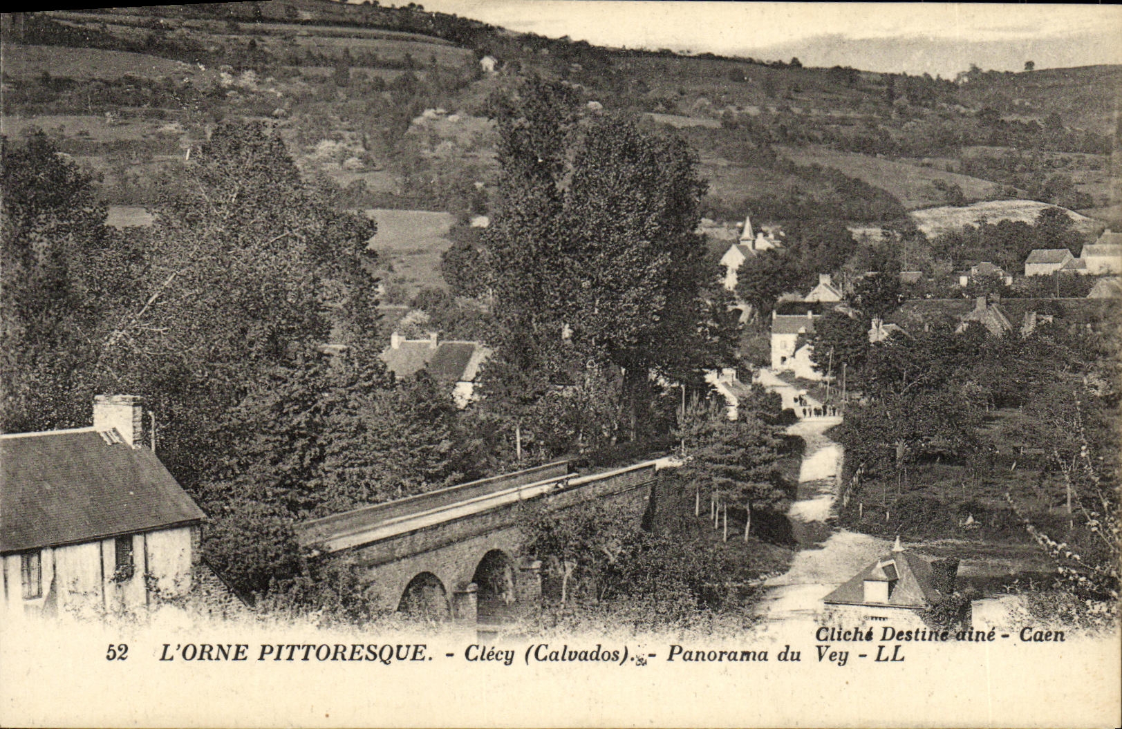 CPA Clecy Panorama du Vey