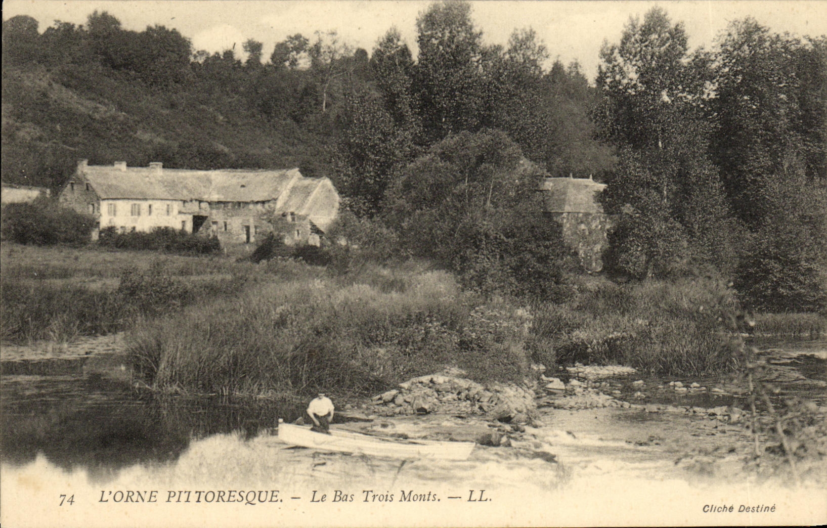 CPA Orne Le Bas TRois monts 