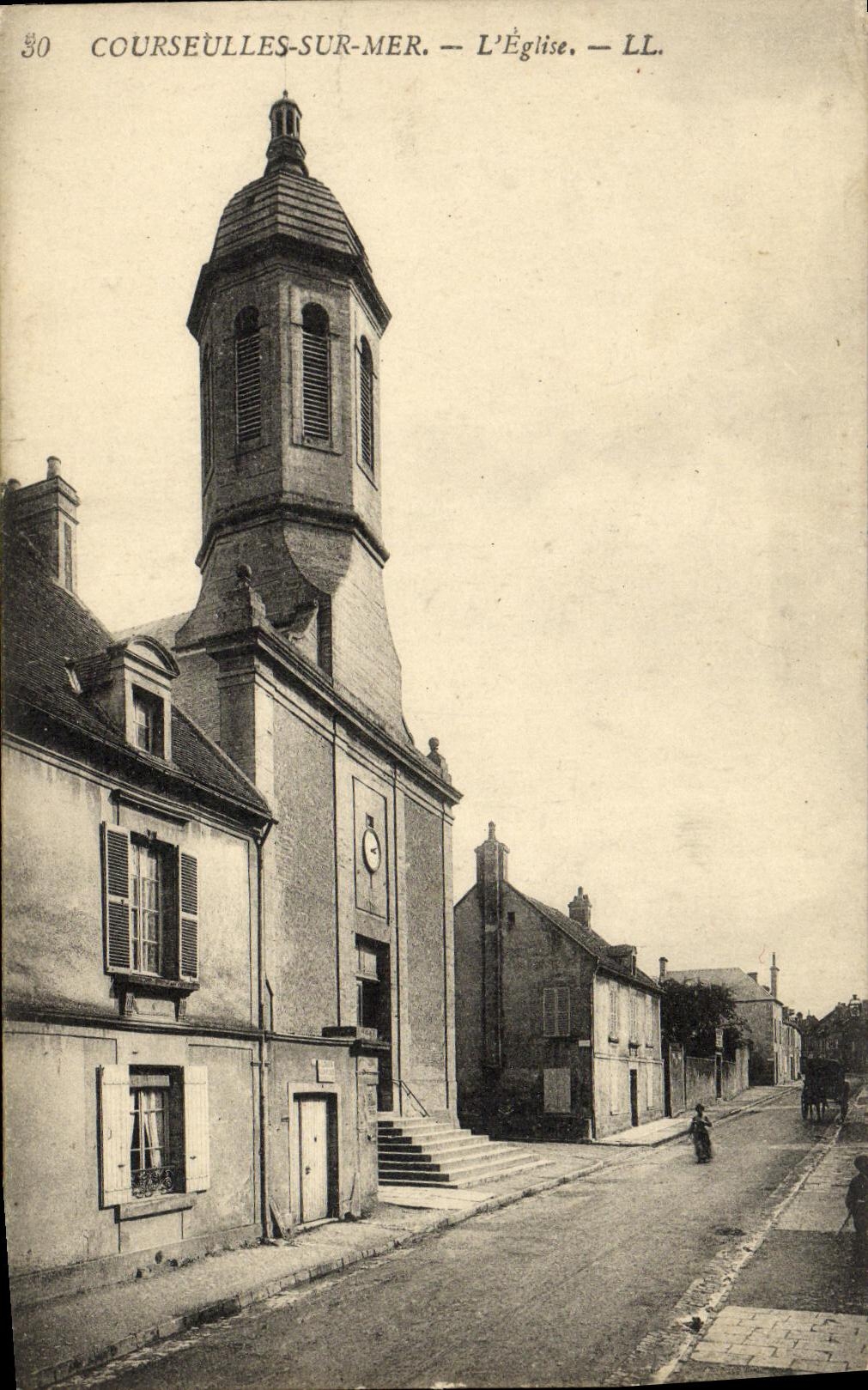 VINTAGE POSTCARD Courseulles On Sea L church