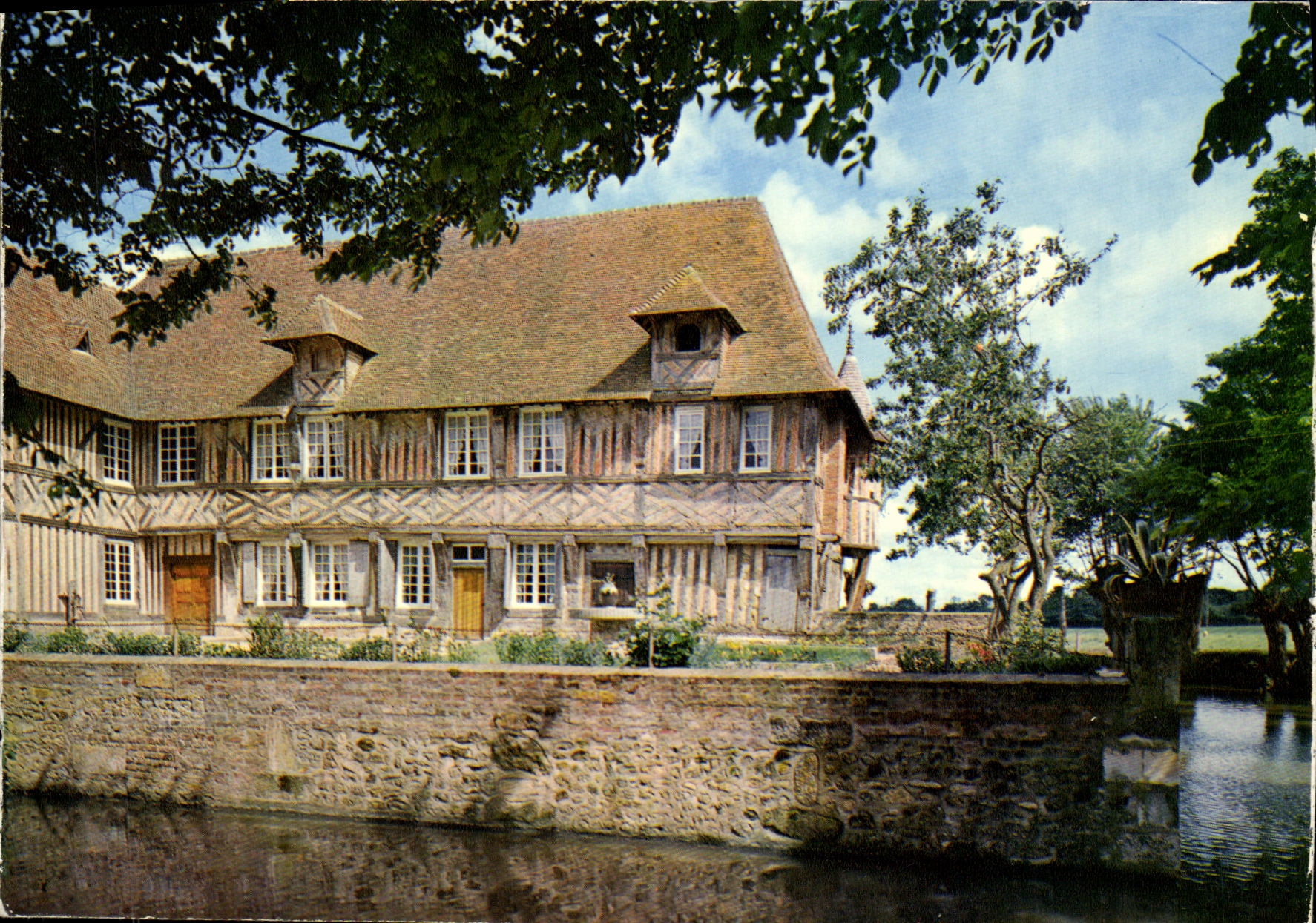 MODERN CARD St Julien the Falcon the Manor of Coupesarte