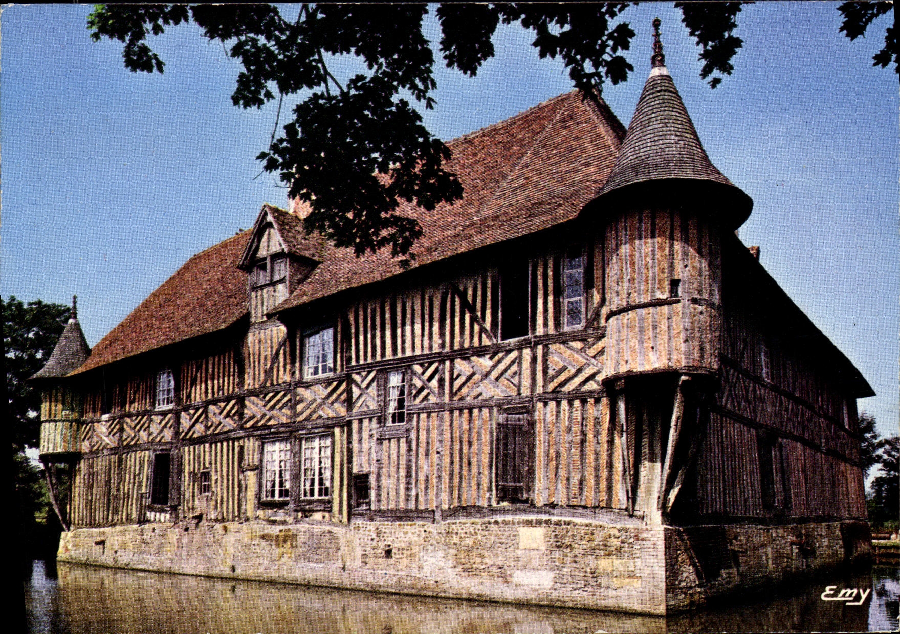 CPM St Julien le Faucon Le Manoir de Coupesarte Construction en colombage entouree de douves