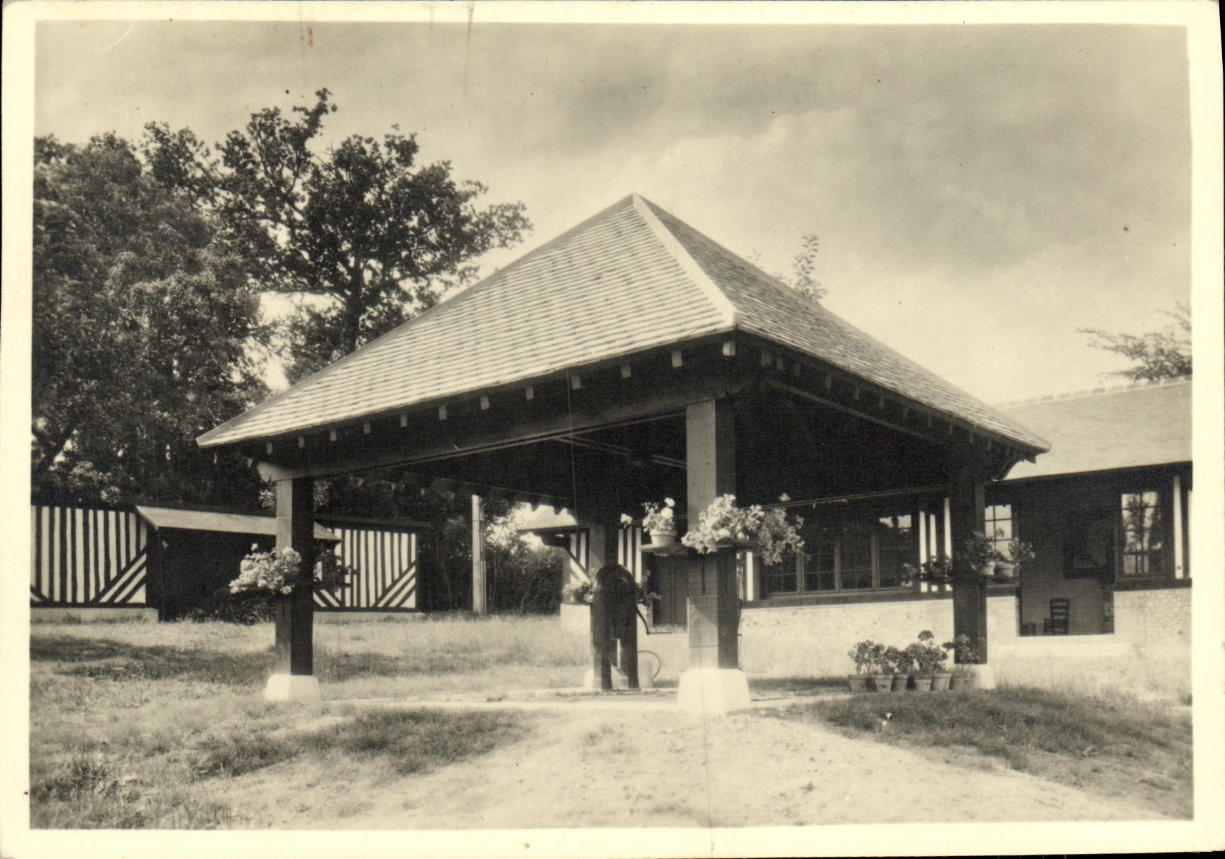VINTAGE POSTCARD Wood lurette Coquainvilliers