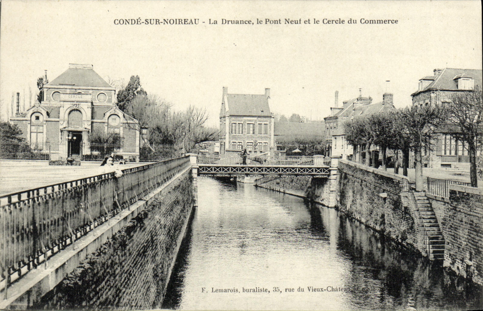 CPA Conde Sur Noireau La Druance le Pont Neut et le Cerele Du Commerce