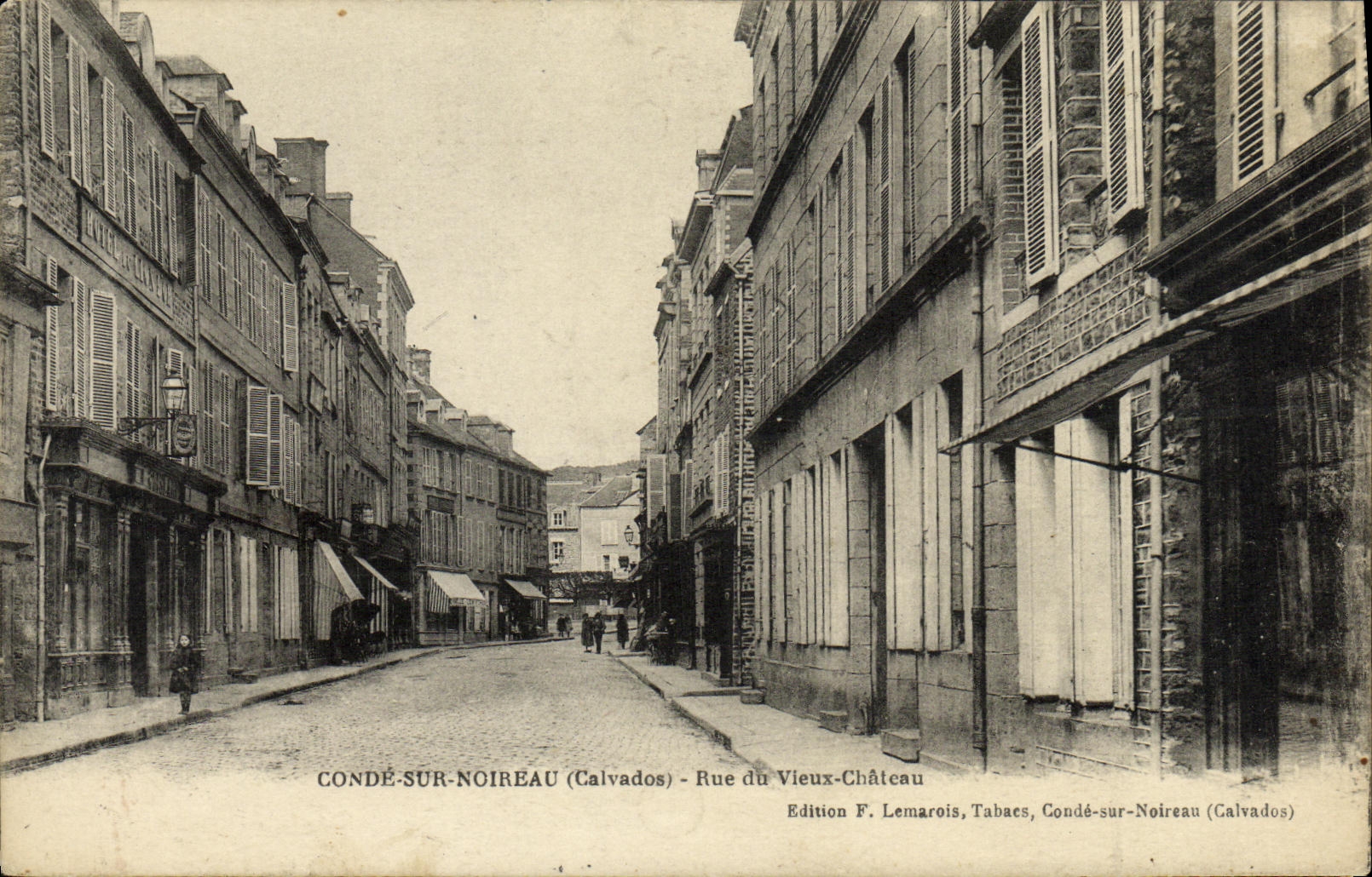 CPA Conde Sur Noireau Rue du Vieux Chateau