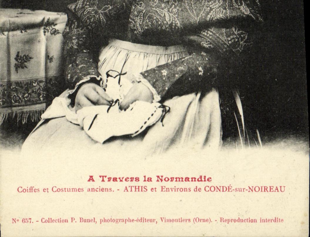 VINTAGE POSTCARD old Caps and costumes Athis and surroundings of Cop on Noireau Folklore Costume TOP