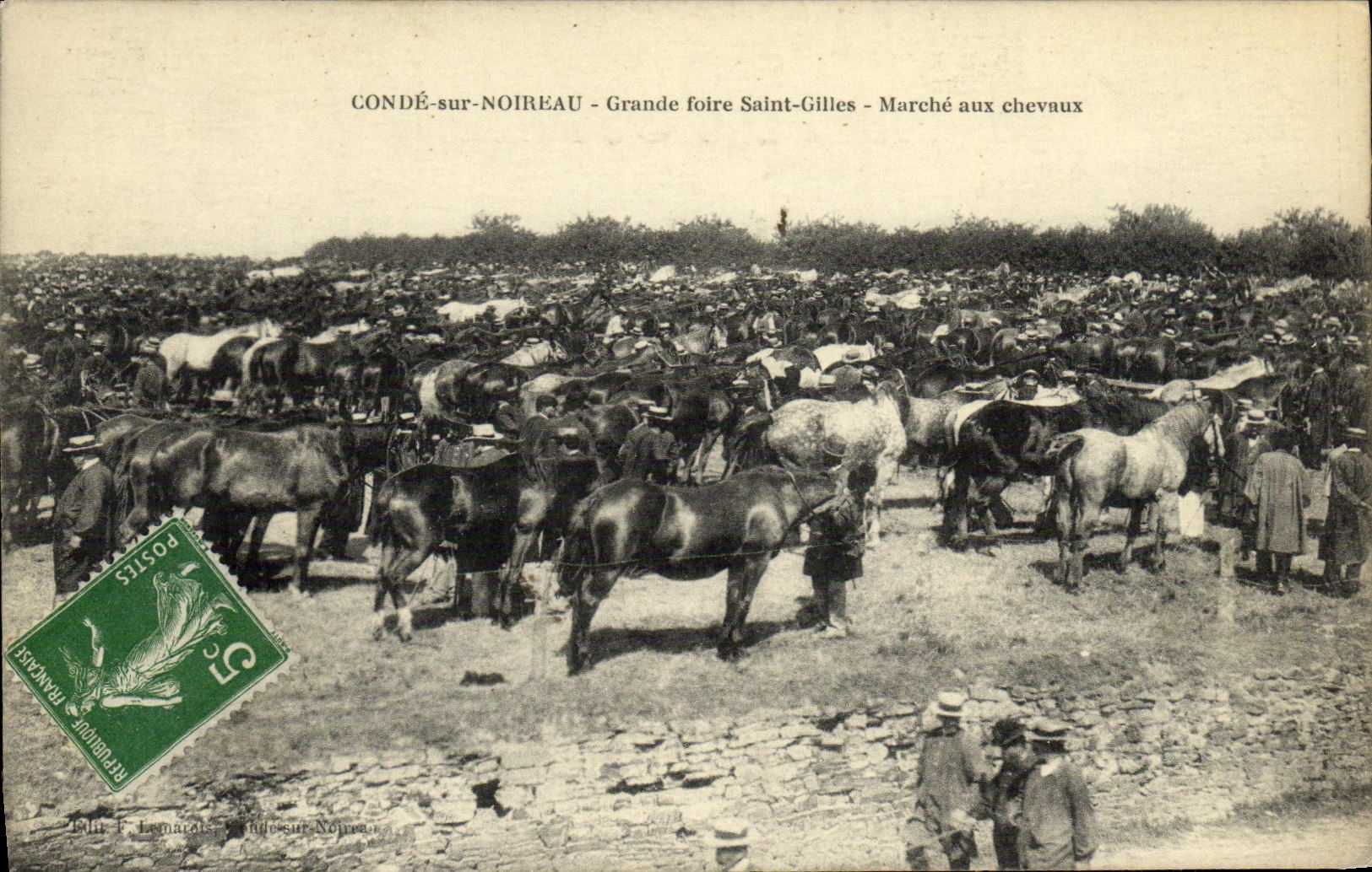 CPA Conde Sur Noireau Grande Foire Saint Gilles Marche aux chevaux TOP 