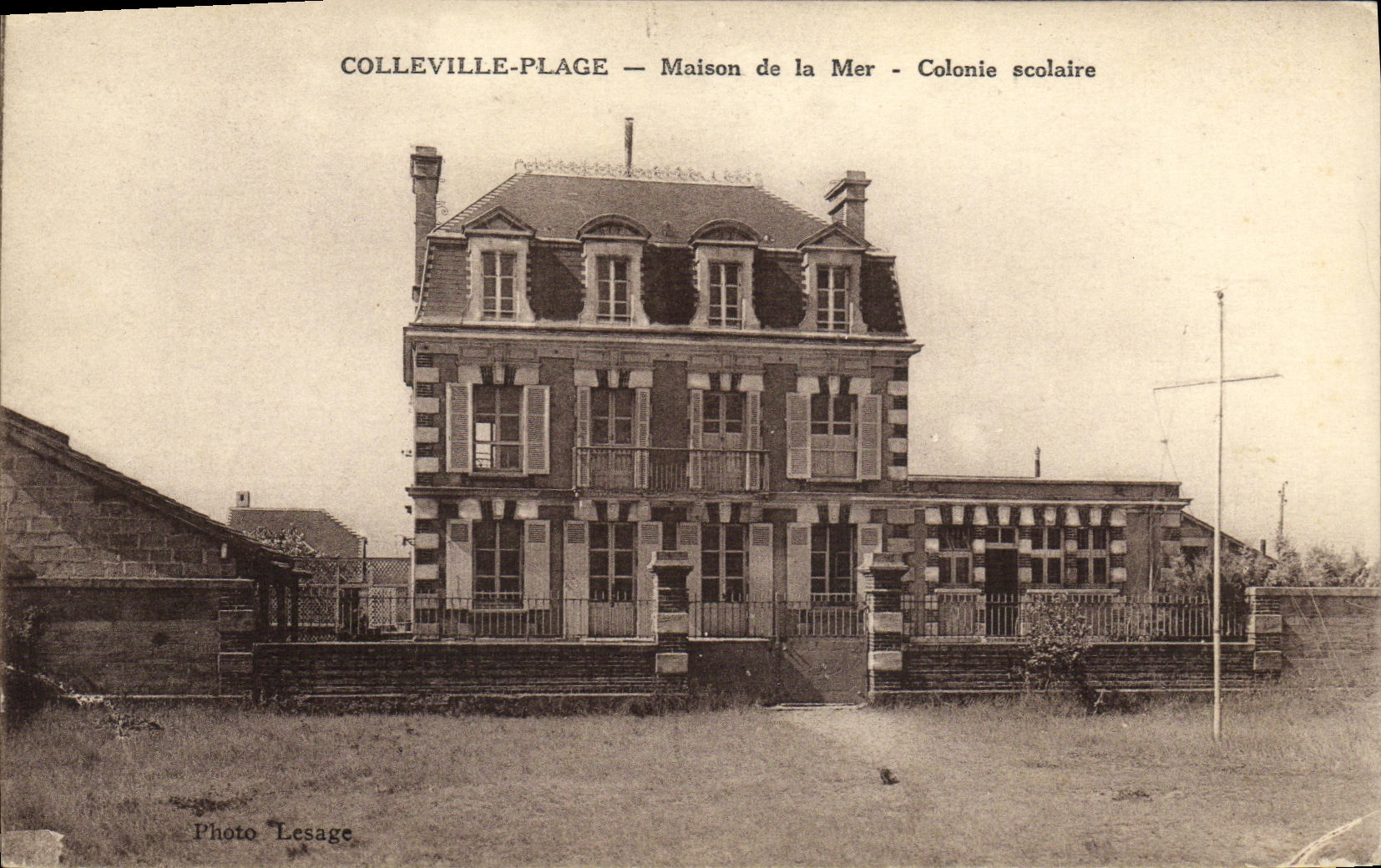 VINTAGE POSTCARD Collevilles Beach House of the school Sea Colony