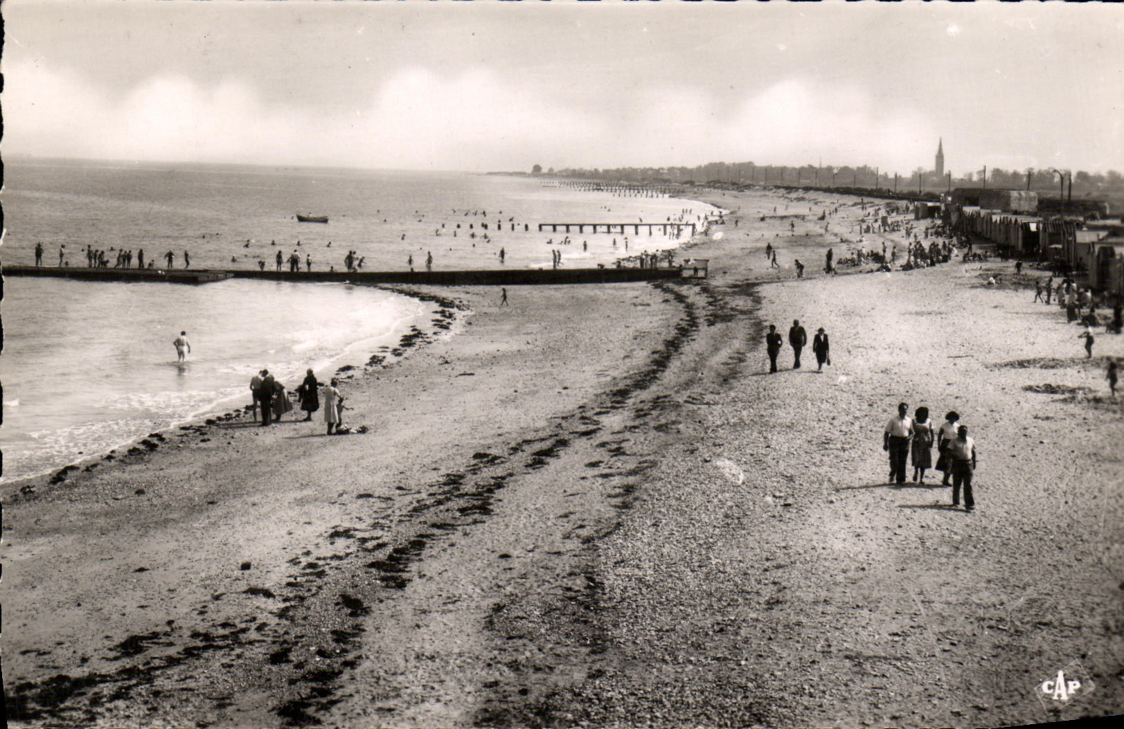 CPM Courseulles sur Mer La Plage 