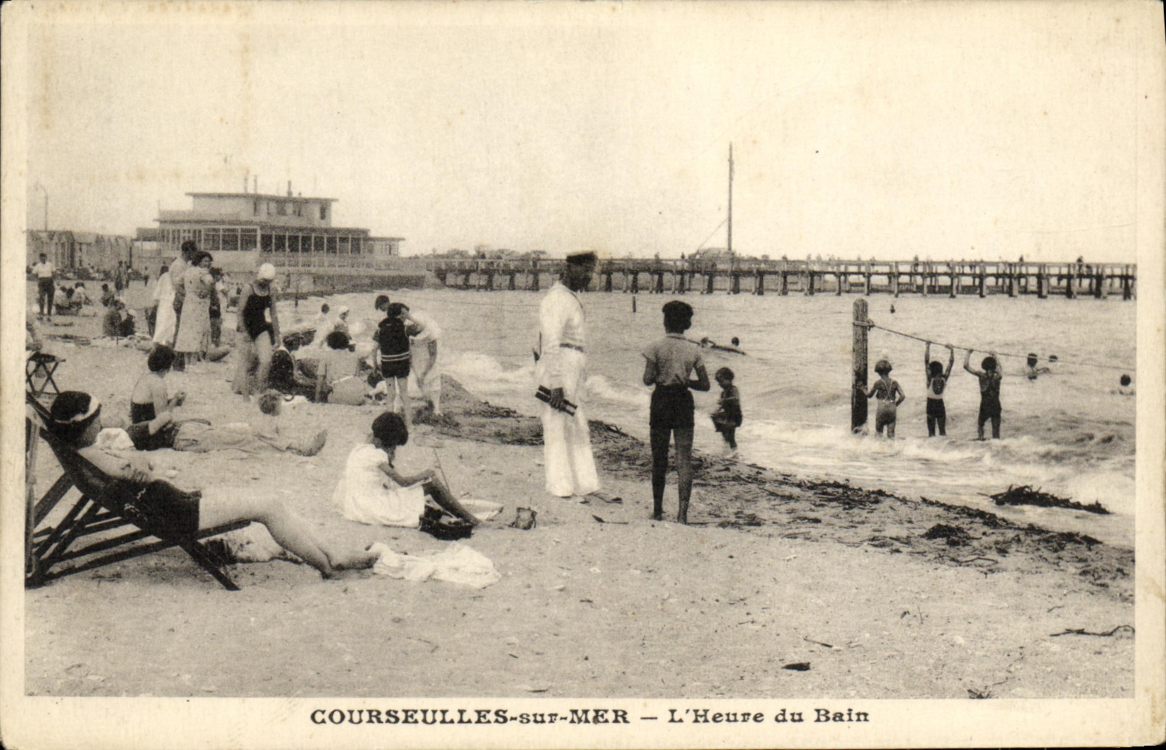 VINTAGE POSTCARD Courseulles On Sea L Hour of the Bath