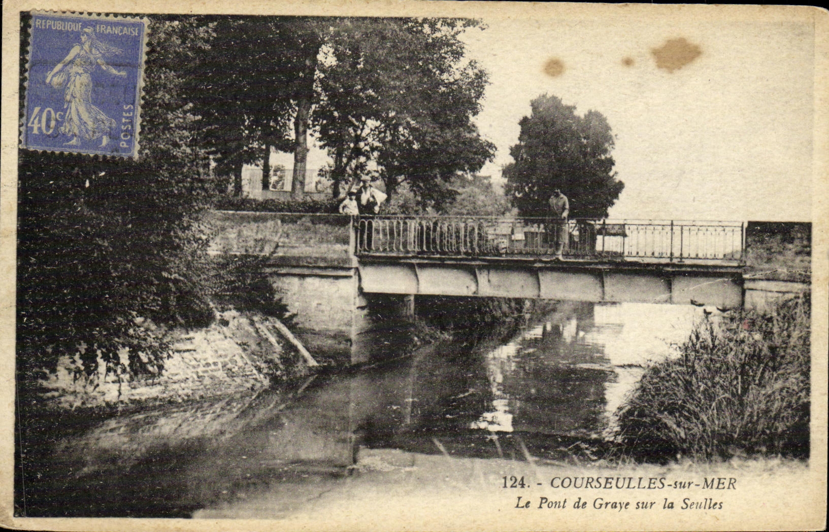 VINTAGE POSTCARD Courseulles On Sea the Bridge of Graye