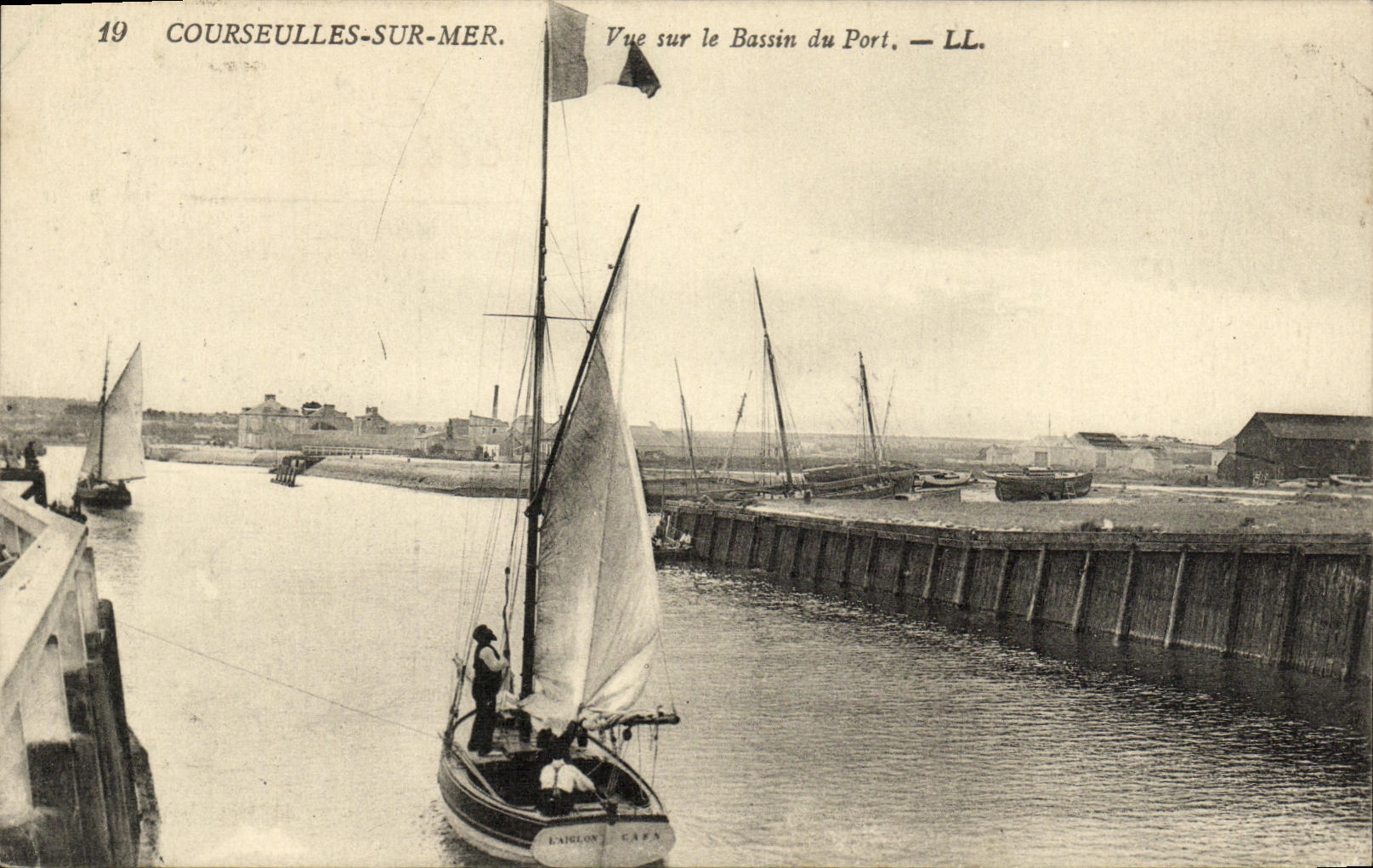 VINTAGE POSTCARD Courseulles Seen On the Basin of the Port Boats