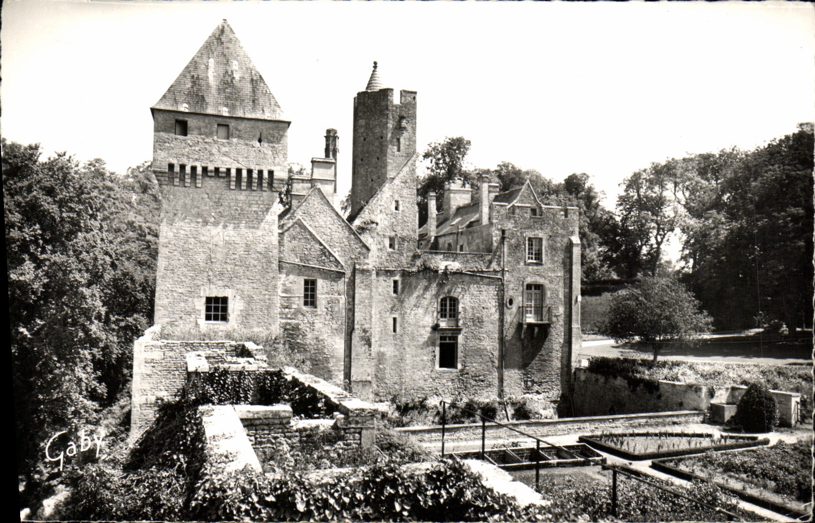 MODERN CARD Creully the Castle Walls and Gardens