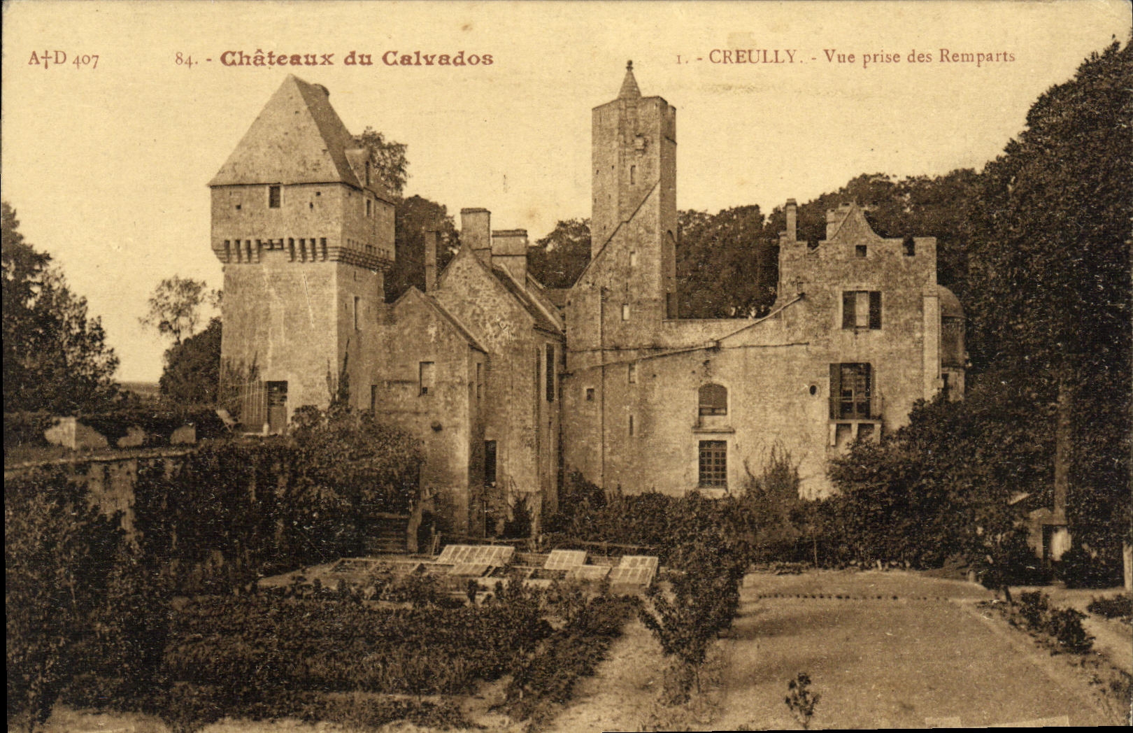 CPA Creully Vue prise des Remparts