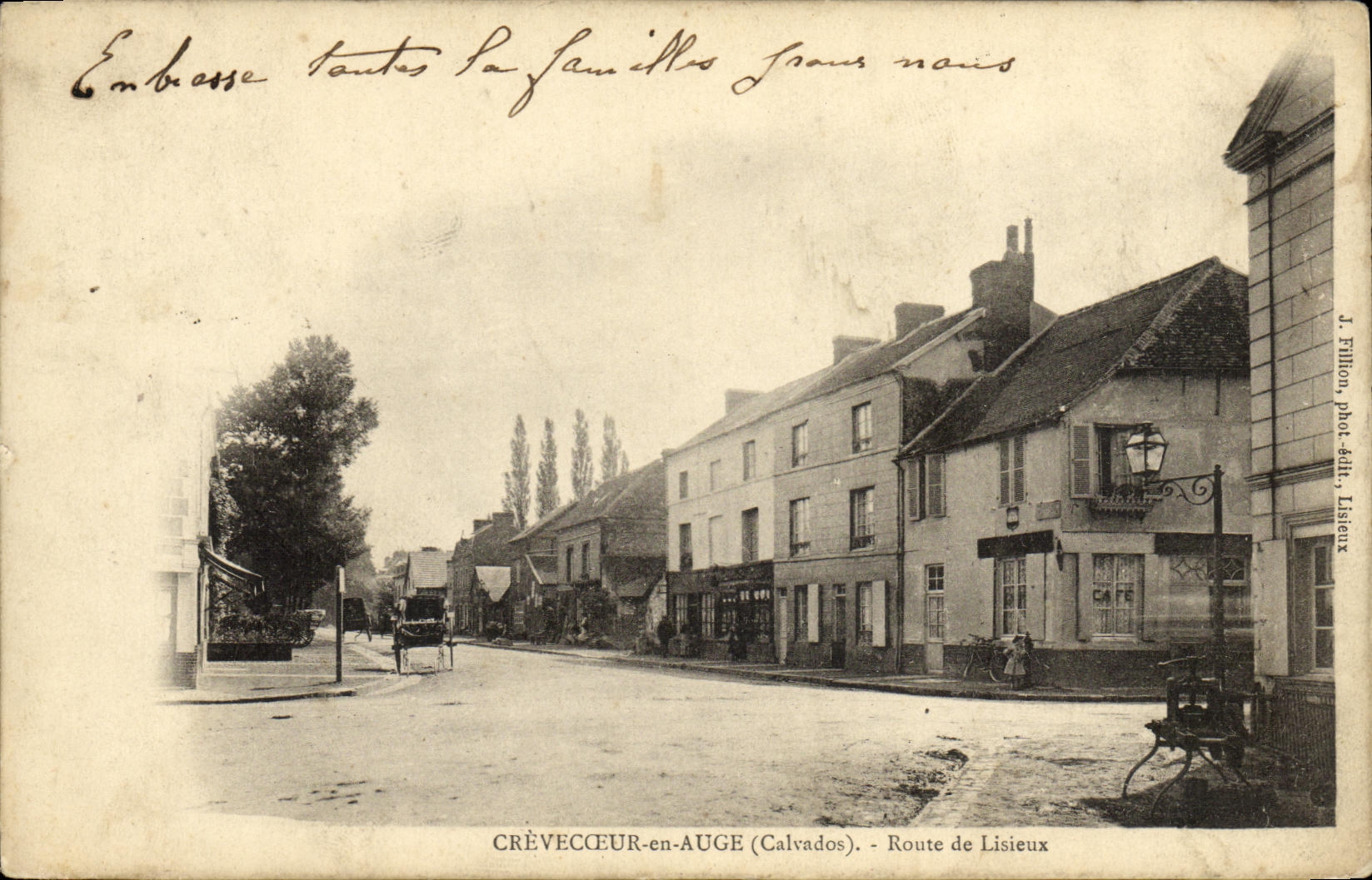 CPA Crevecoeur en Auge Route de Lisieux