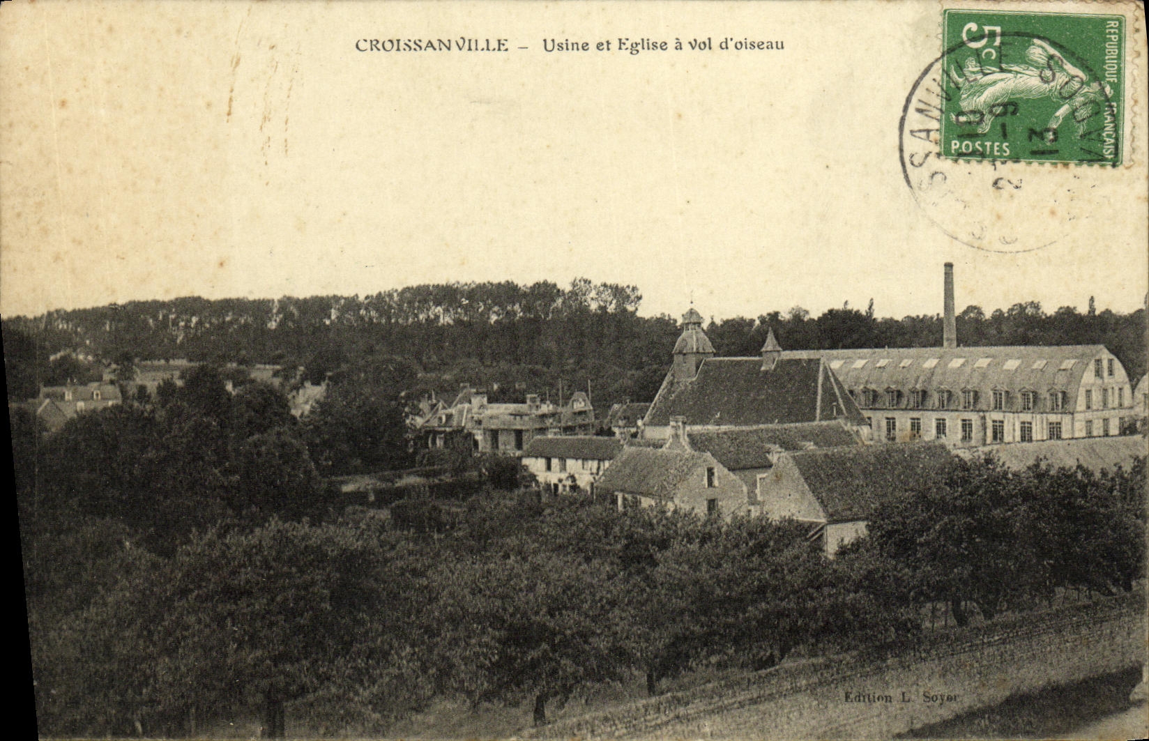 CPA Croissanville Usine et Eglise a Vol d oiseau