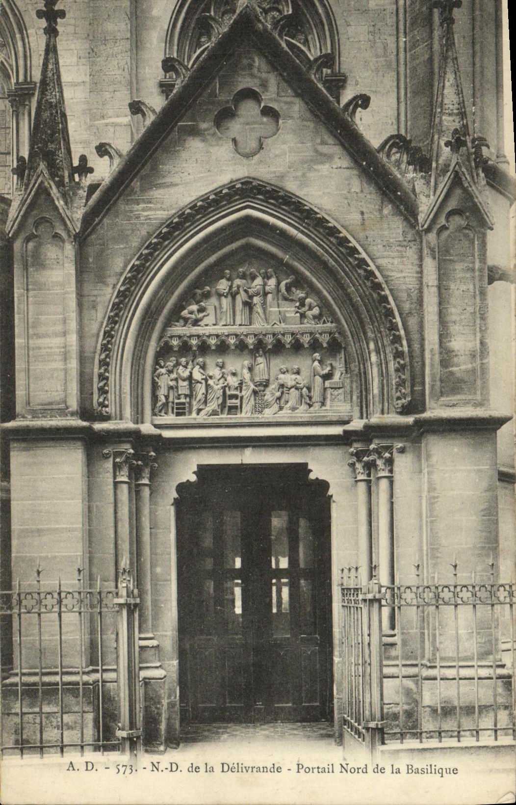 VINTAGE POSTCARD NR D Northern Delivrande Gate of the Basilica