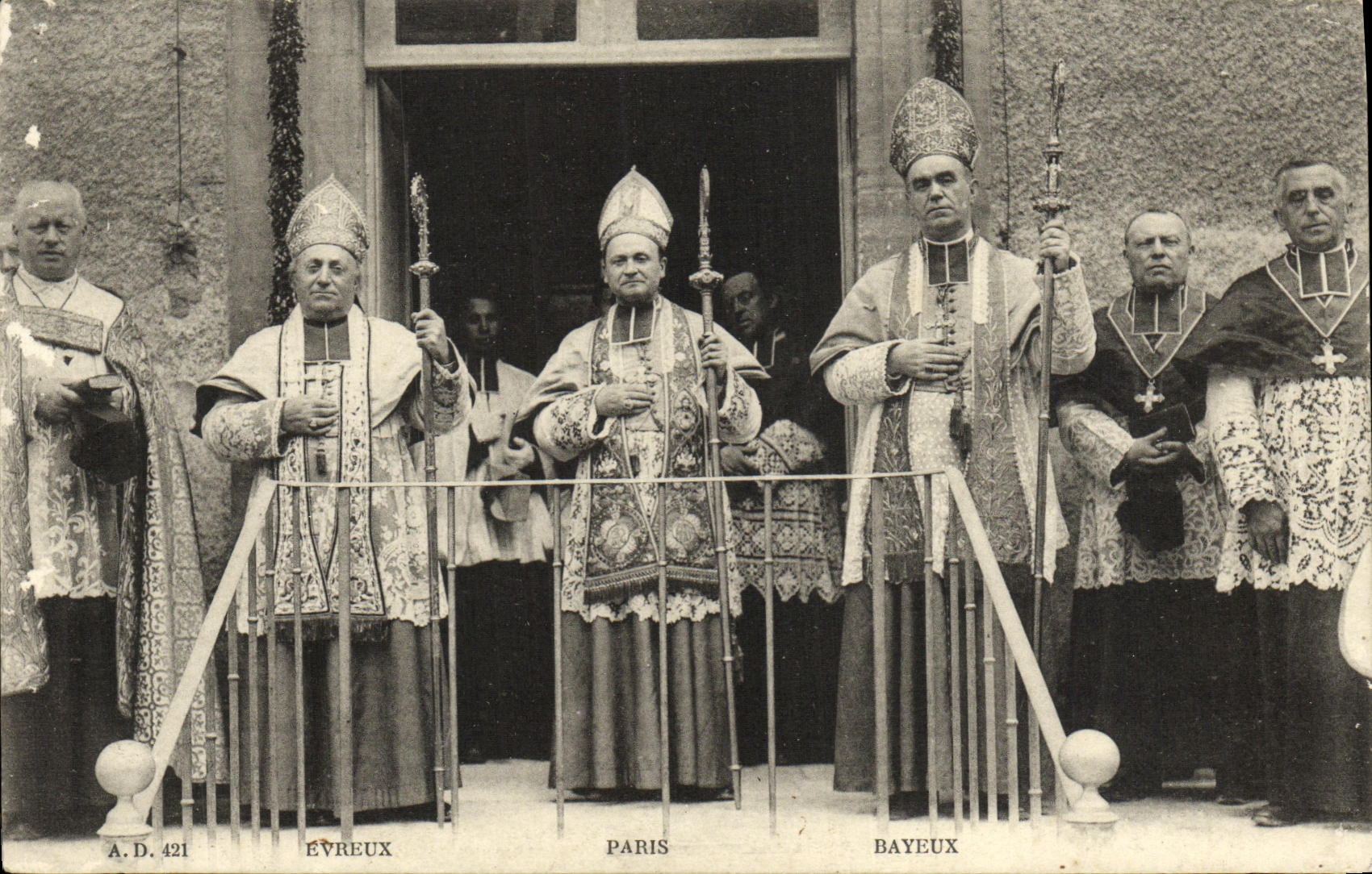 VINTAGE POSTCARD Evreux Paris Bayeux Delivrande