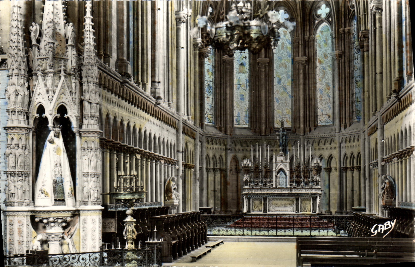 CPM La Delivrande Interieur de la Basilique