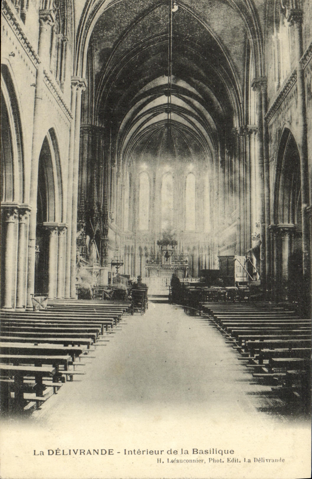 VINTAGE POSTCARD Interior Delivrande of the Basilica