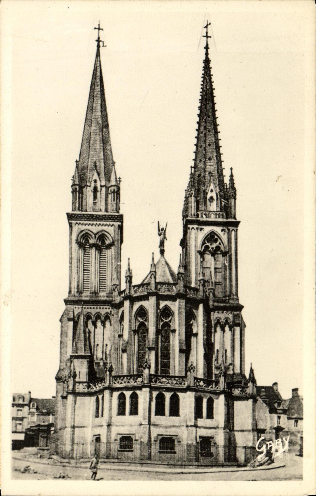 CPA La Delivrande Le Chevet de la Basilique 