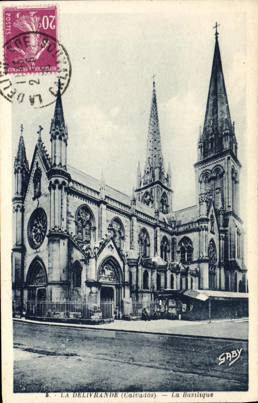 CPA La Delivrande La Basilique