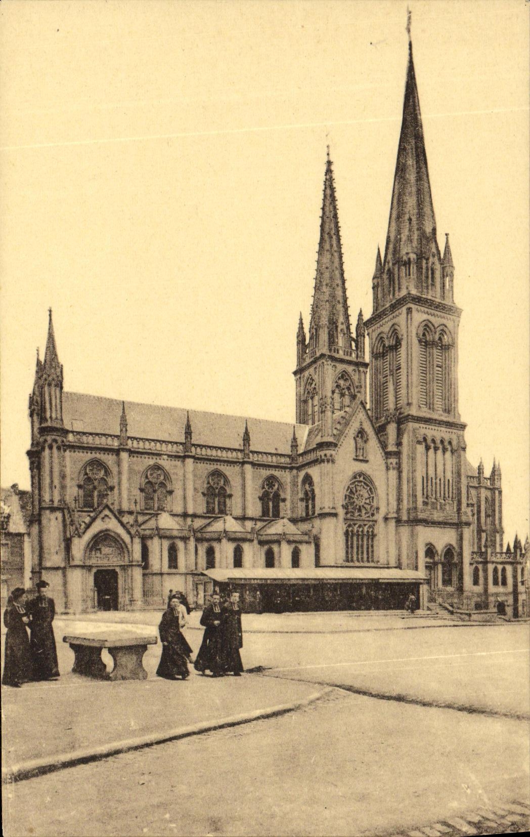 VINTAGE POSTCARD Delivrande the Basilica Priests