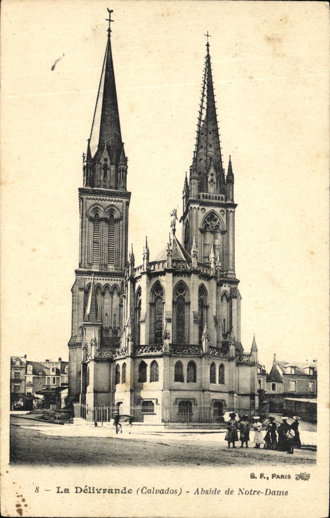 VINTAGE POSTCARD Delivrande Apse of Notre Dame