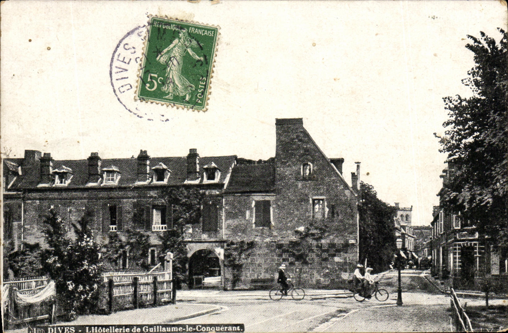 CPA Dives L Hotellerie de Guillaume le Conquerant