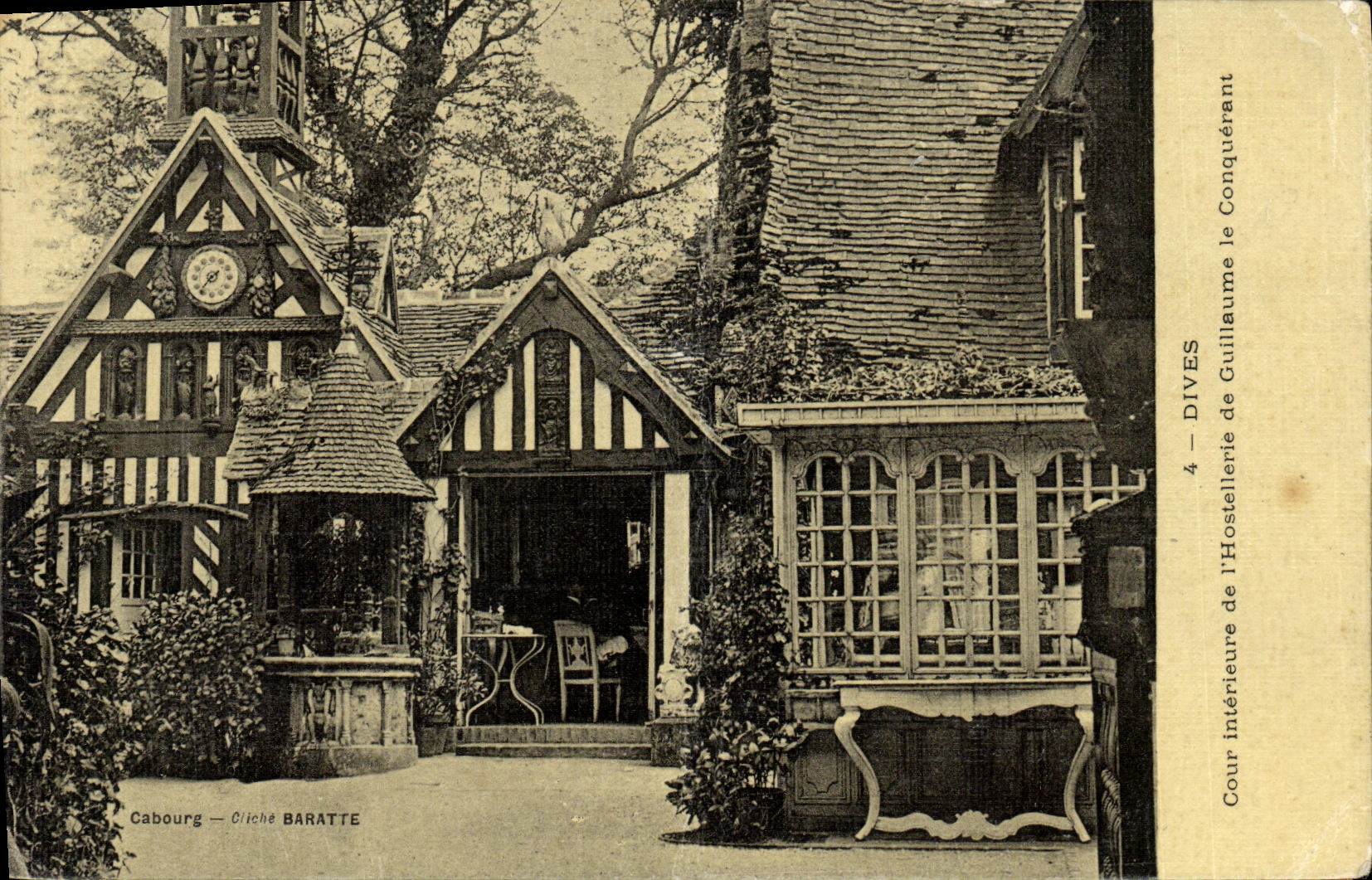 CPA Dives Cour Interieure de l Hostellerie de Guillaume le Conquerant carte toilee