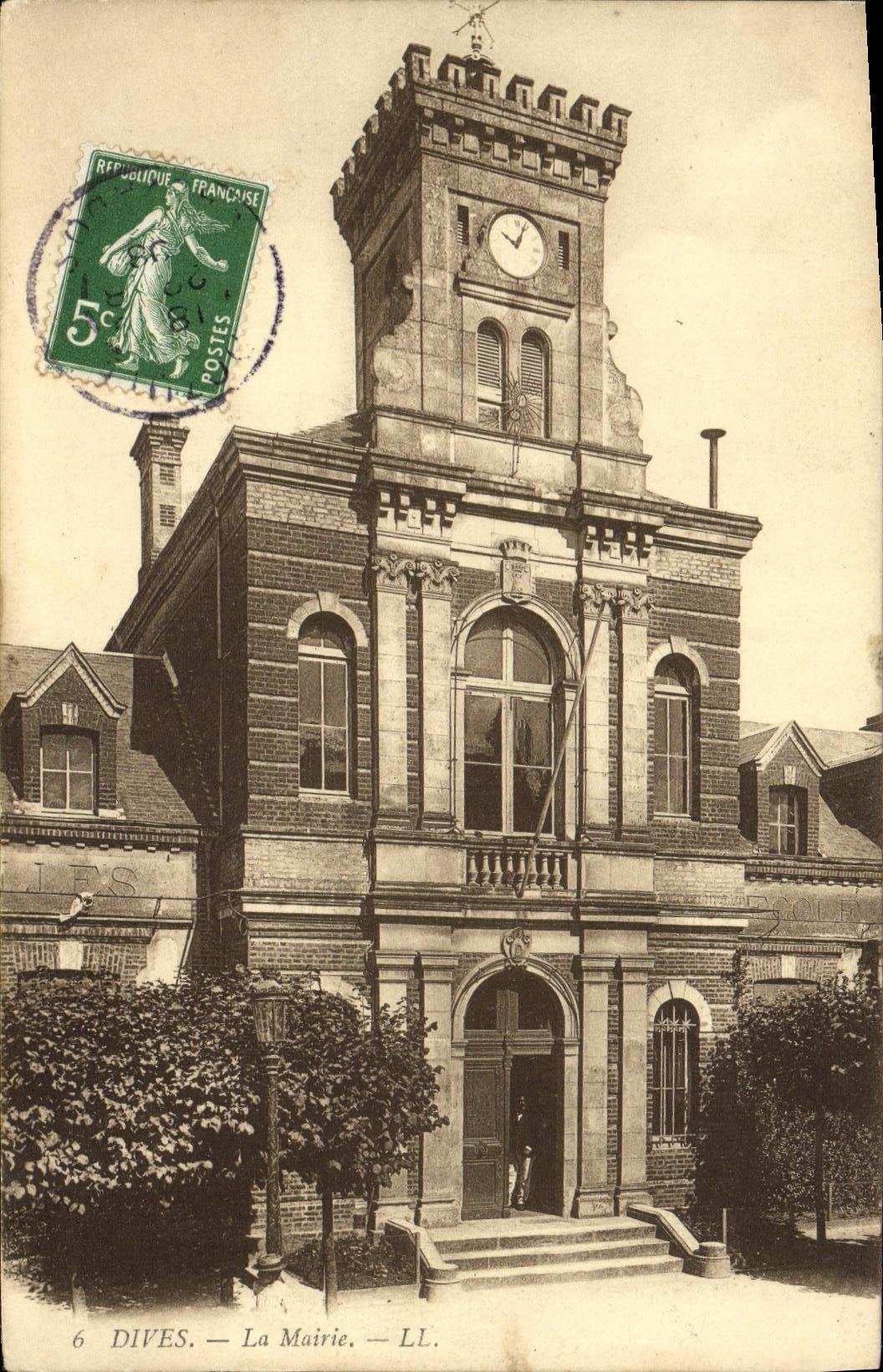 CPA Dives La Mairie