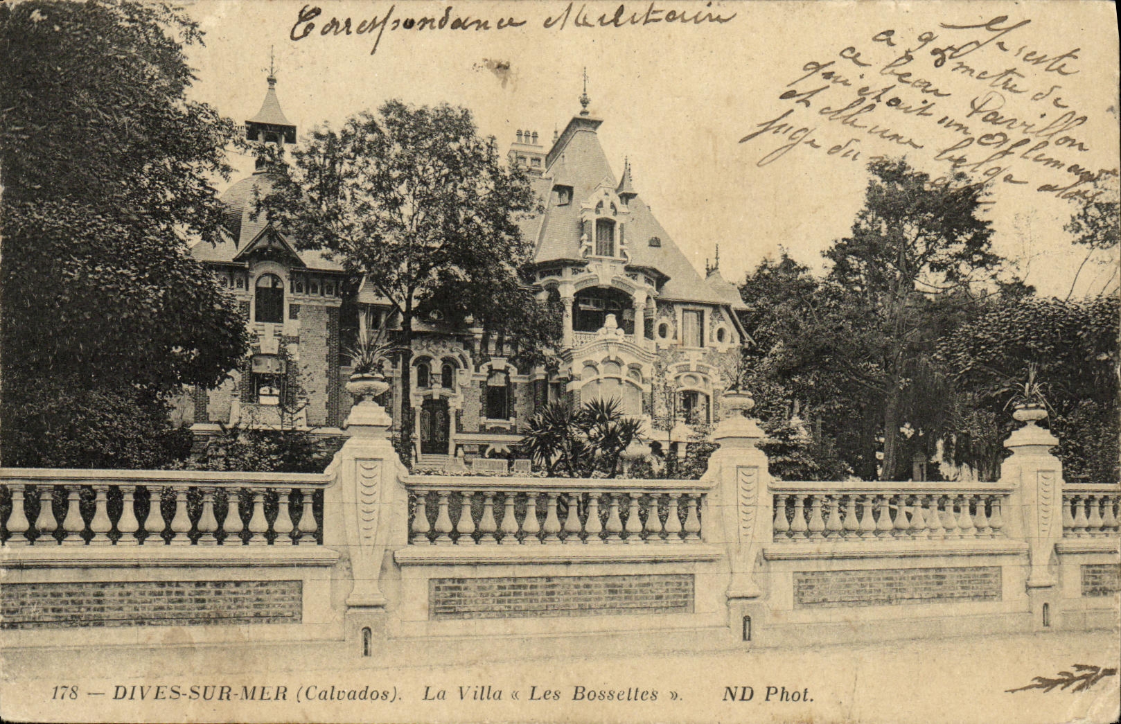 VINTAGE POSTCARD Divine on Sea the Villa Bosses