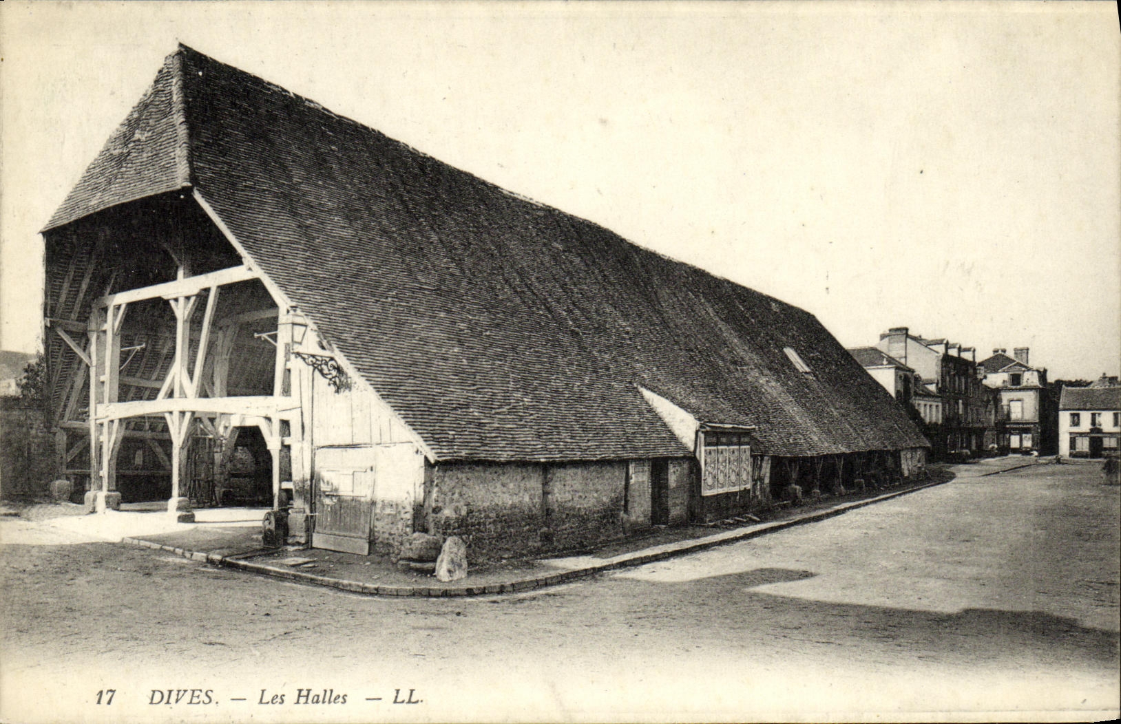 CPA Dives Les Halles