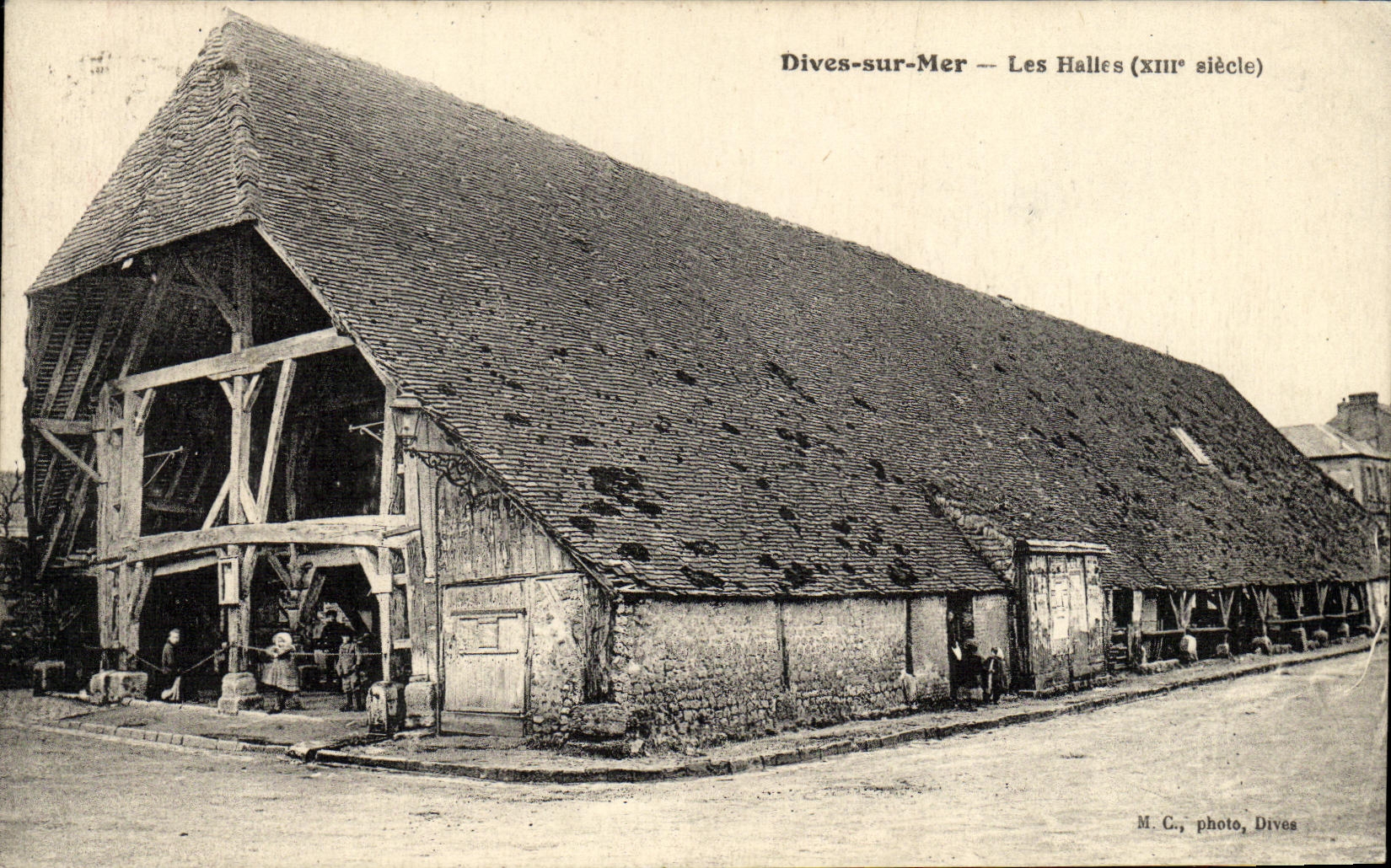 CPA Dives Sur Mer la Halle Enfants