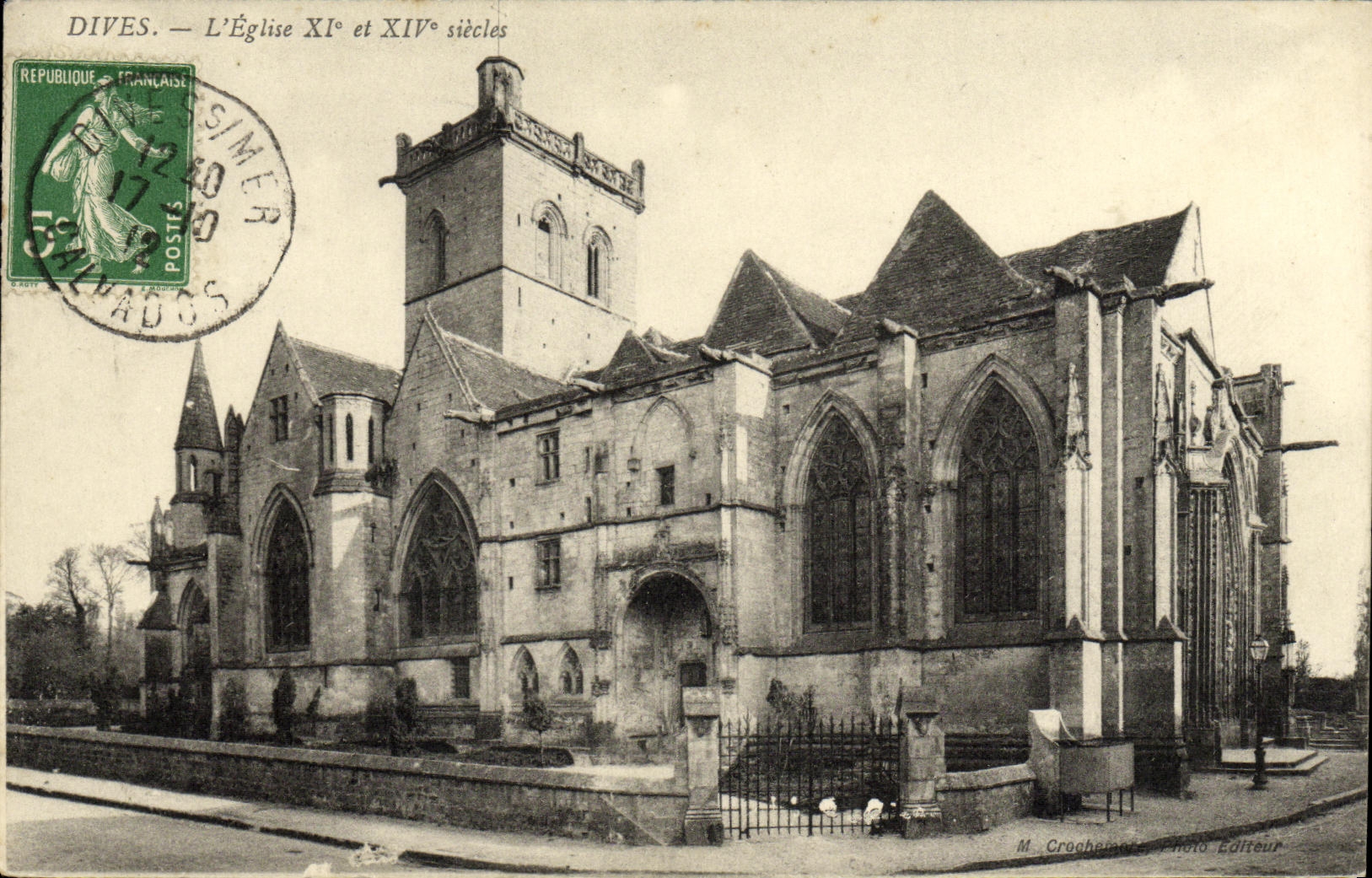 CPA Dives Vue Sur L Eglise 