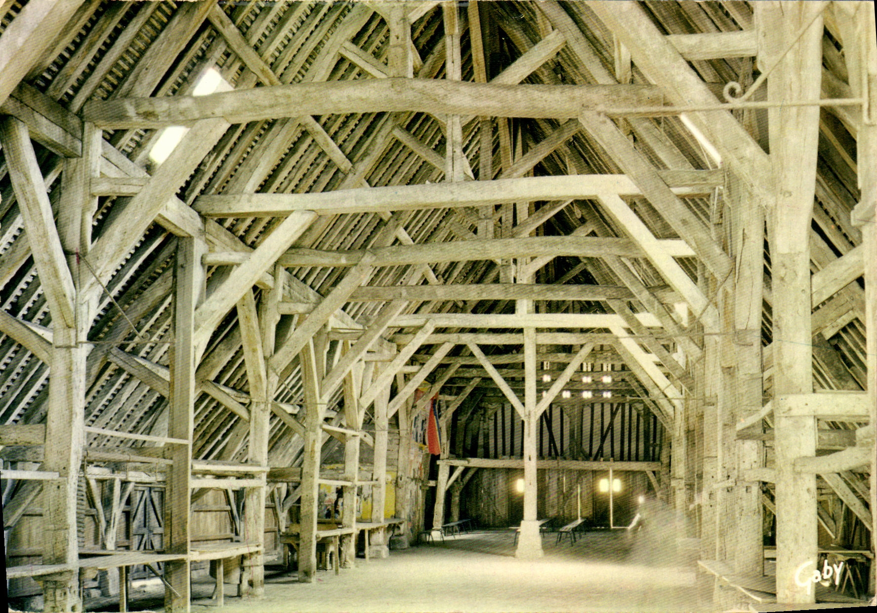 CPM Dives Vue Sur Village Guillaume le Conquerant Interieur des vieilles halles
