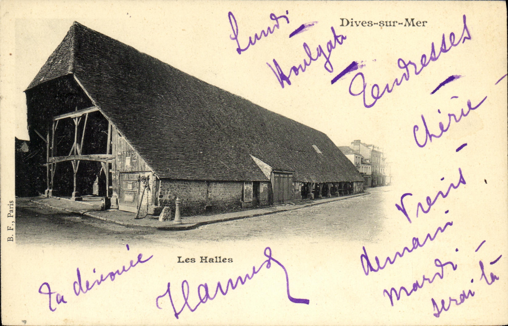 CPA Dives Sur Mer Les halles