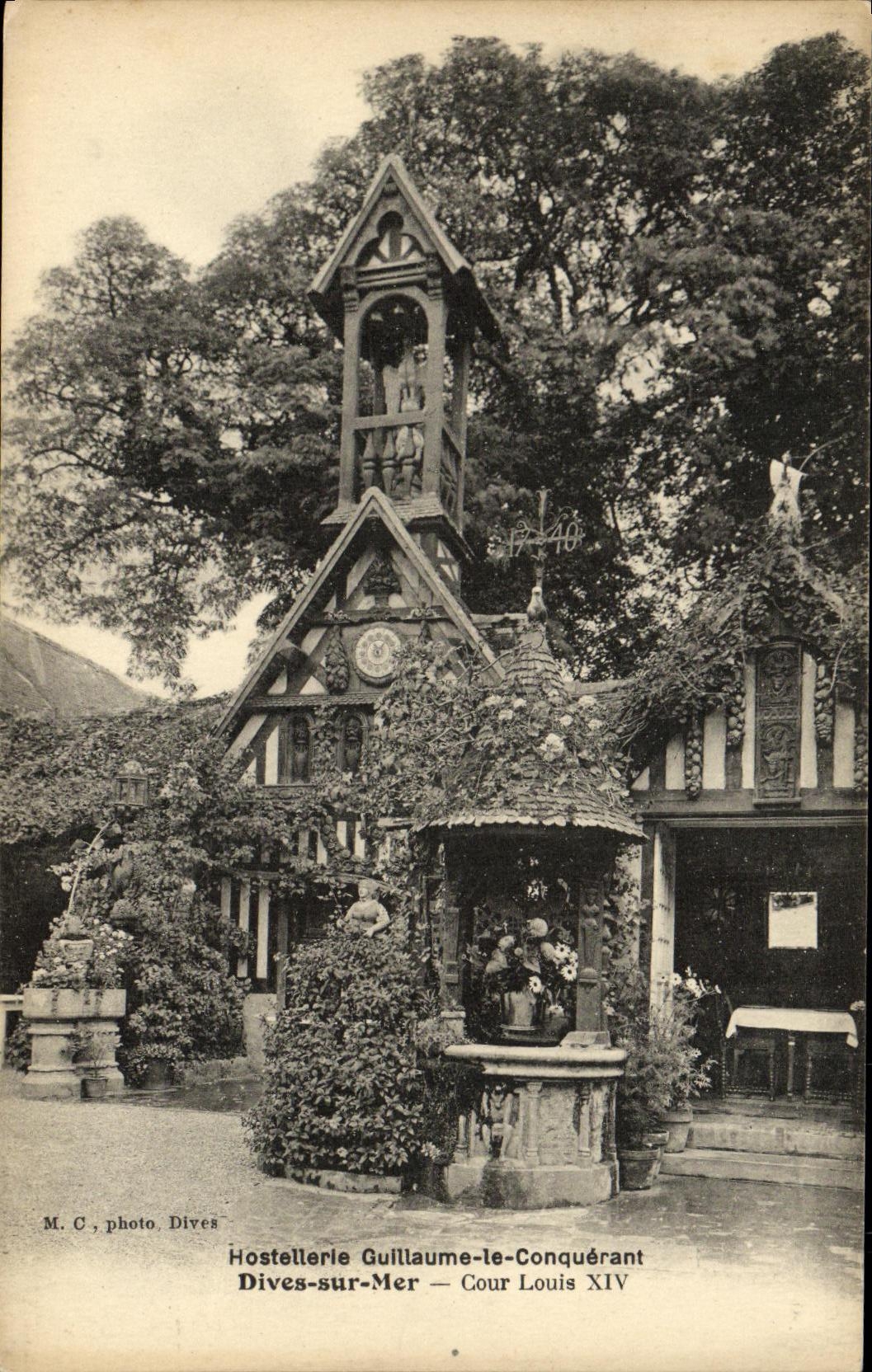 CPA Dives Sur Mer Cour Louis XIV Hostellerie Guillaume le Conquerant