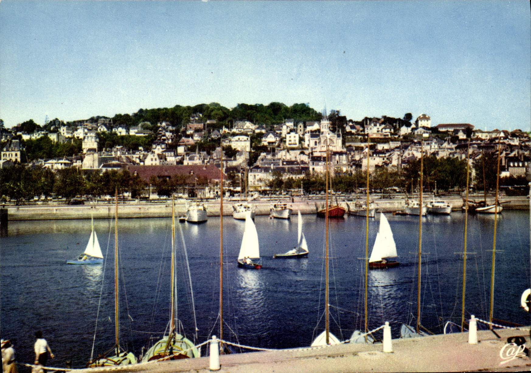 CPM Dives Le bassin des Yachts Bateaux