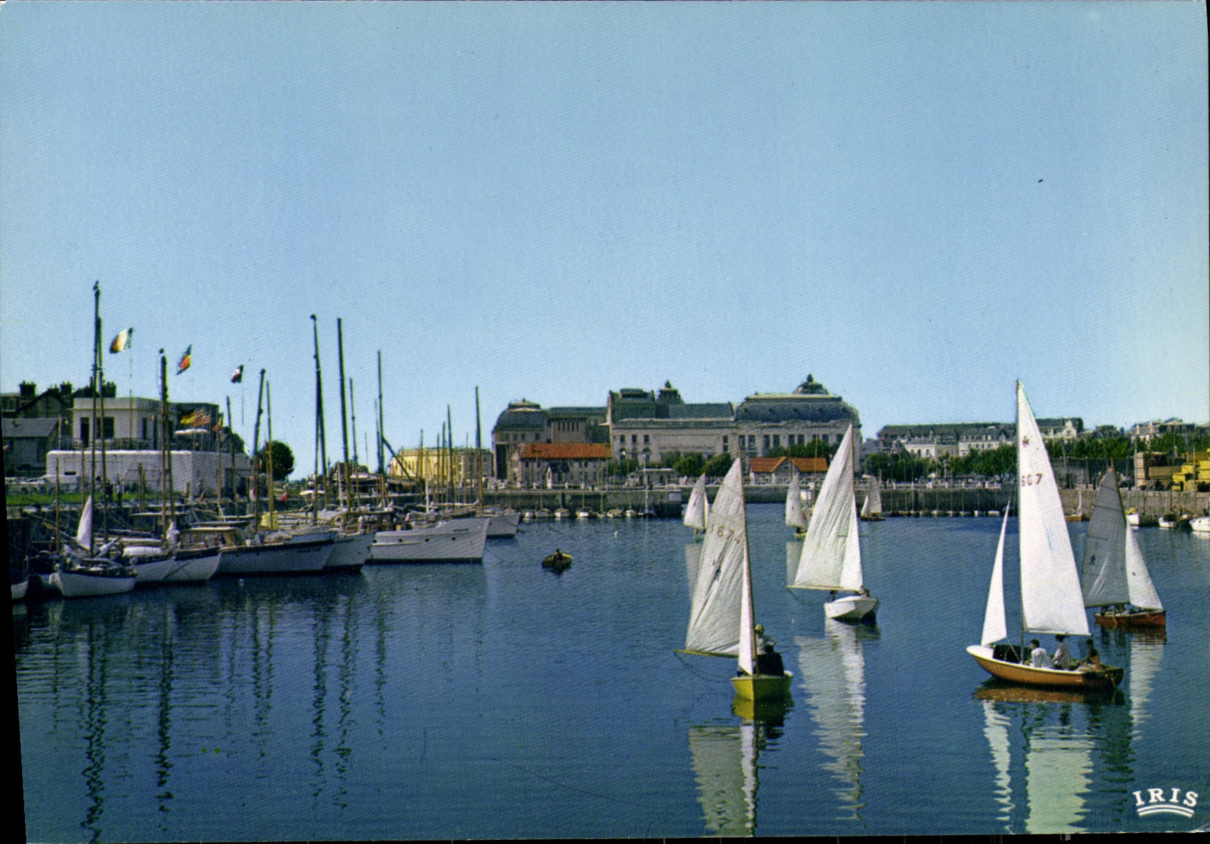 CPM Dives Le bassin des Yachts et les voiliers Bateaux