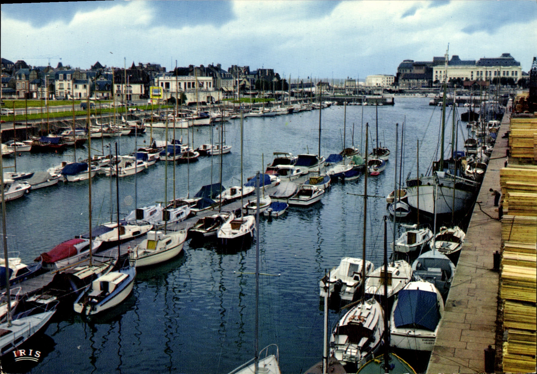 CPM Deauville Le Port des Yachts Bateaux