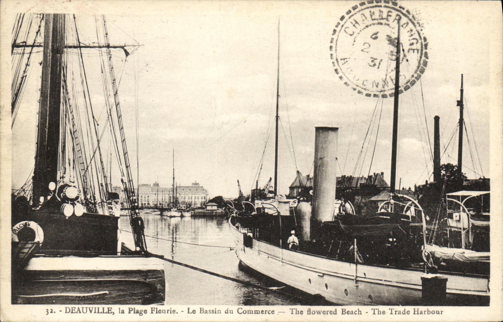 CPA Deauville Plage Fleurie Le Bassin des Yachts Bateaux