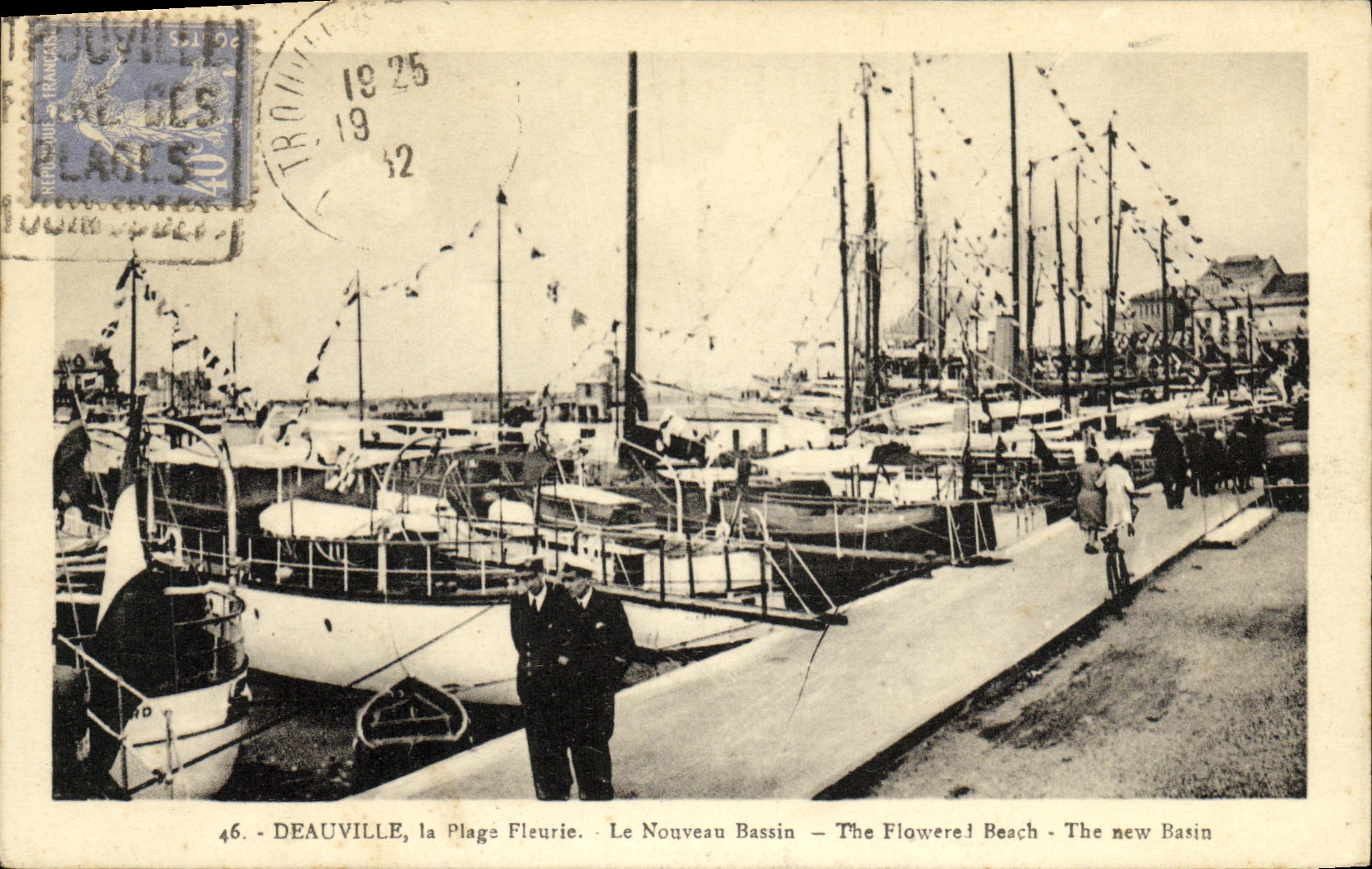CPA Deauville Plage Fleurie Le Bassin des Yachts Bateaux