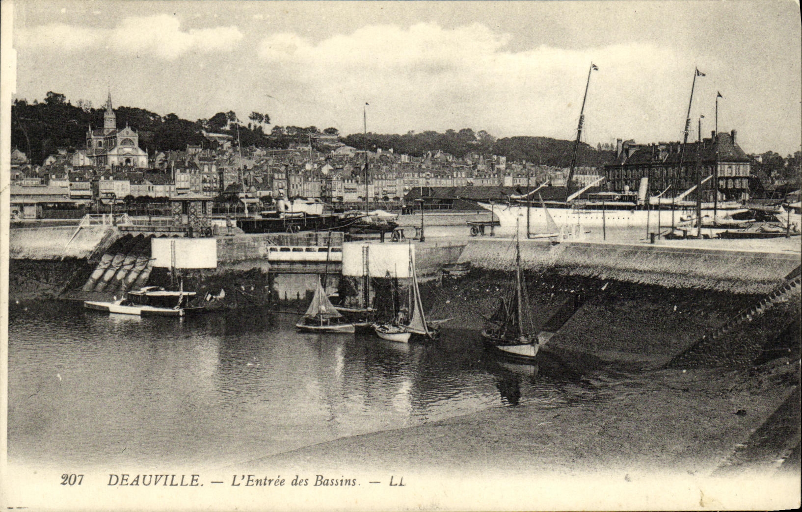 VINTAGE POSTCARD Deauville L Entered of the Basins Boats