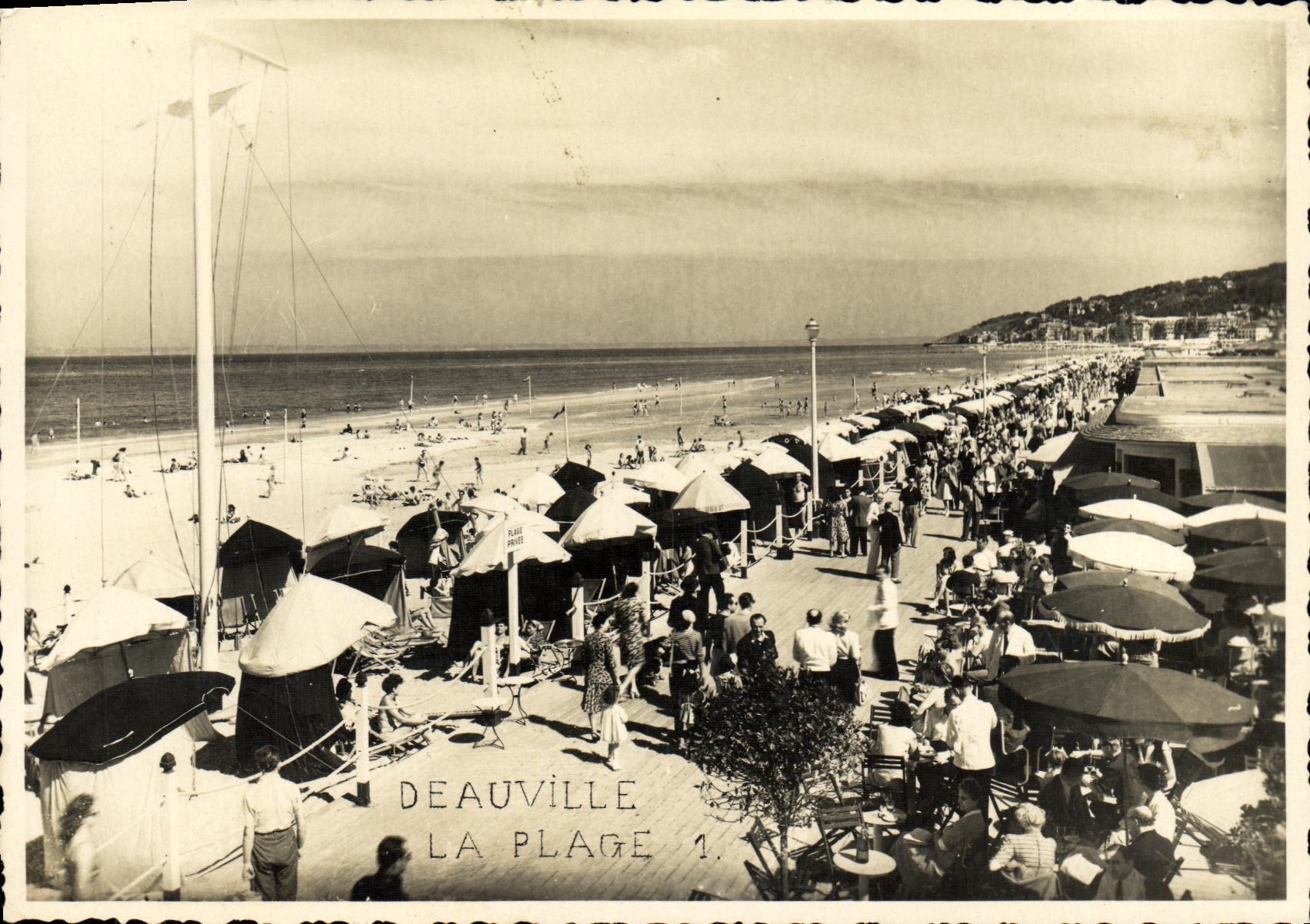 CPM Deauville La plage 